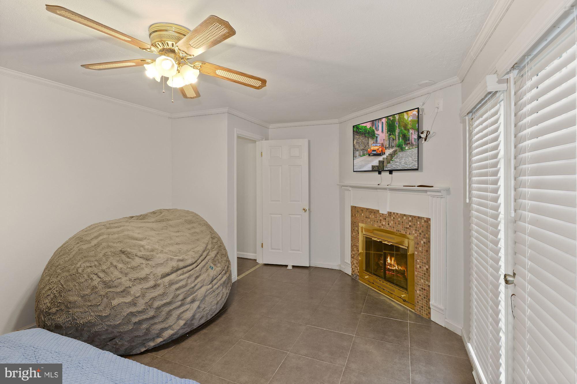 OAKWOOD COMMONS AT BURKE - Residential