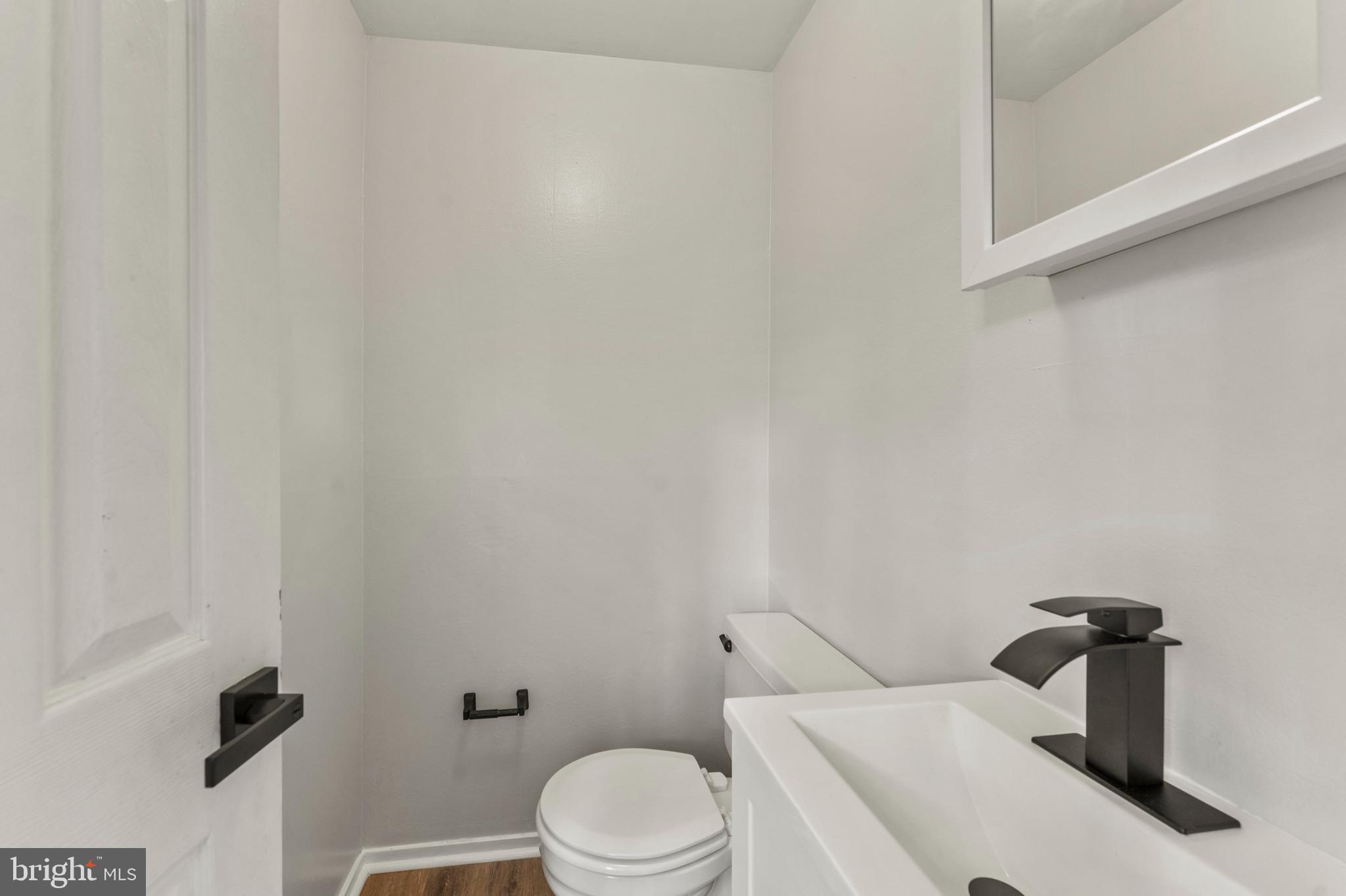 6 CROSSWALL COURT