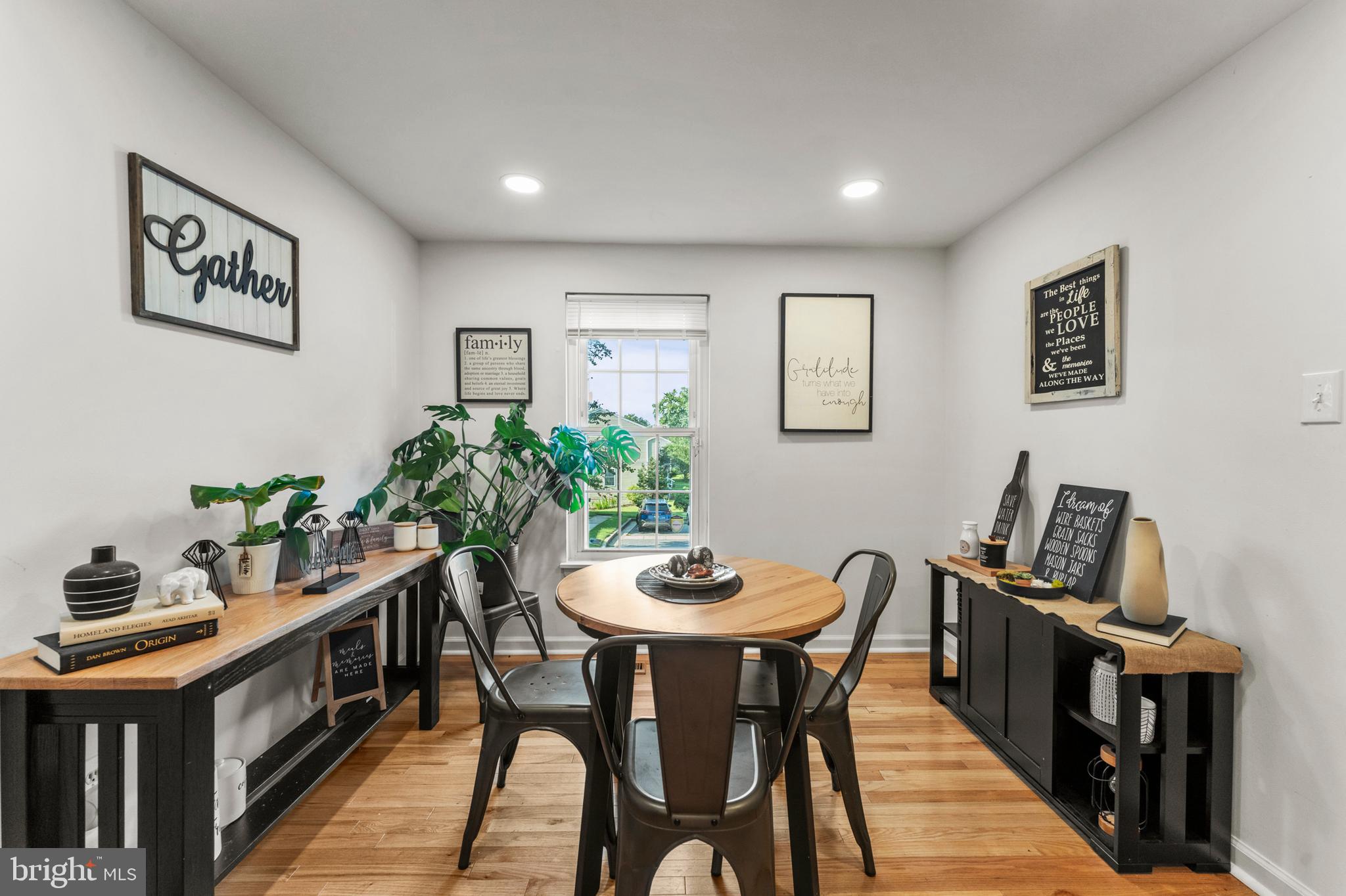 6 CROSSWALL COURT