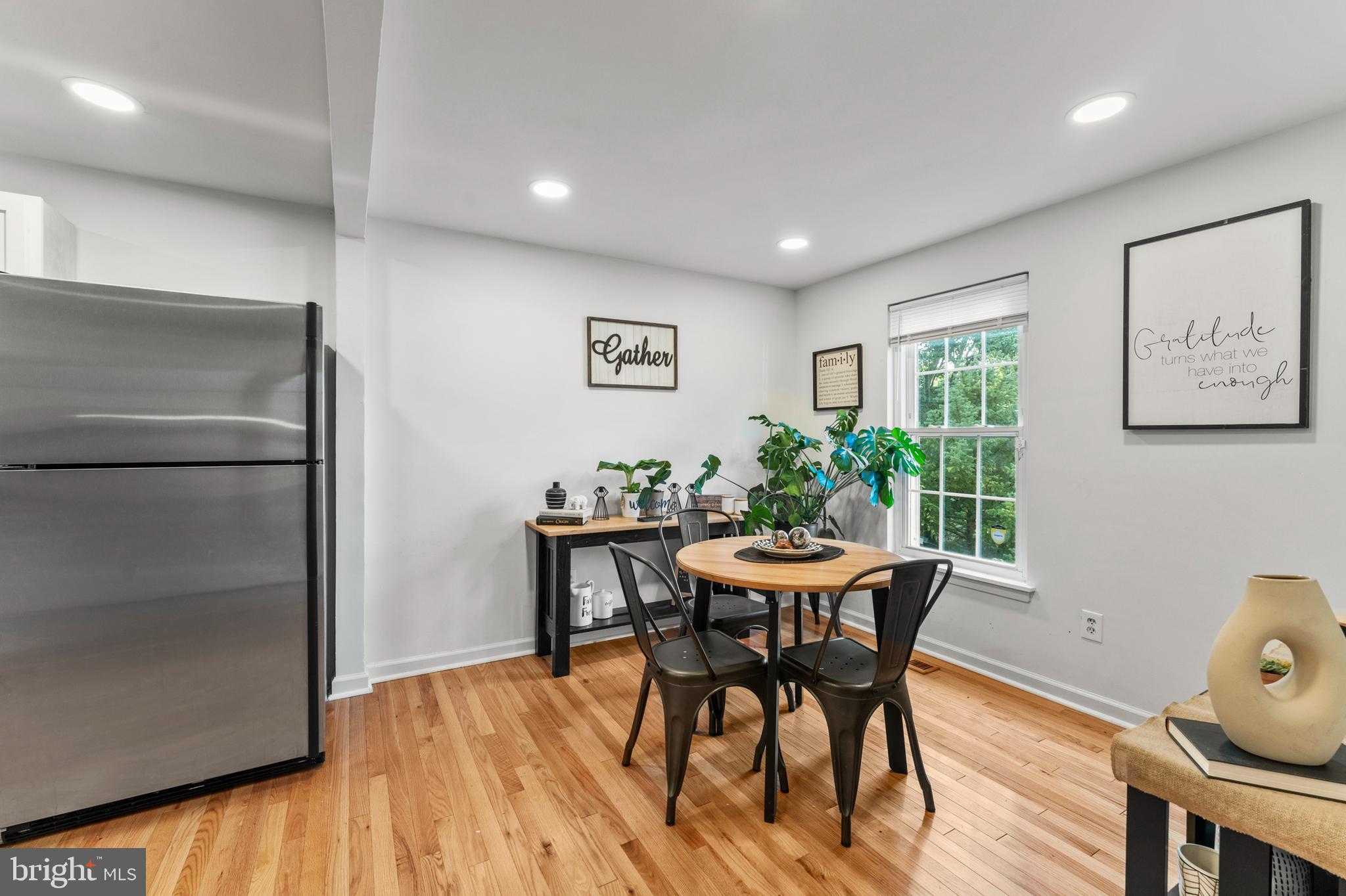 6 CROSSWALL COURT