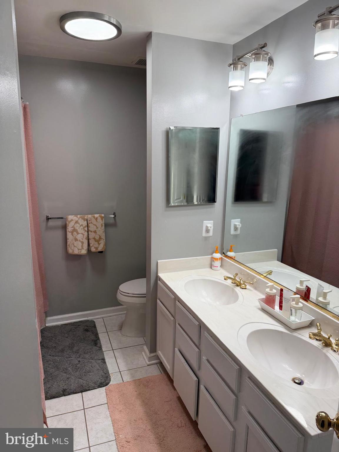 BLOOMS CROSSING - Residential