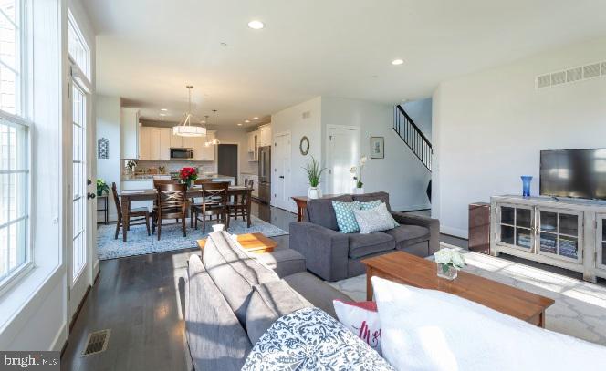 MAGOTHY SHORES - Residential