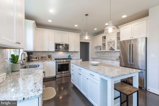 MAGOTHY SHORES - Residential