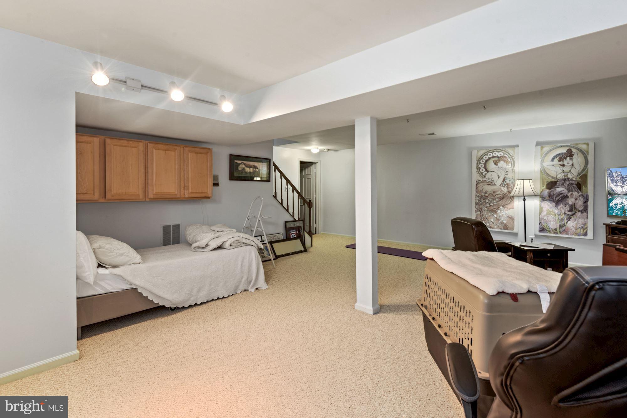 SILENTREE OF TYSONS - Residential Lease