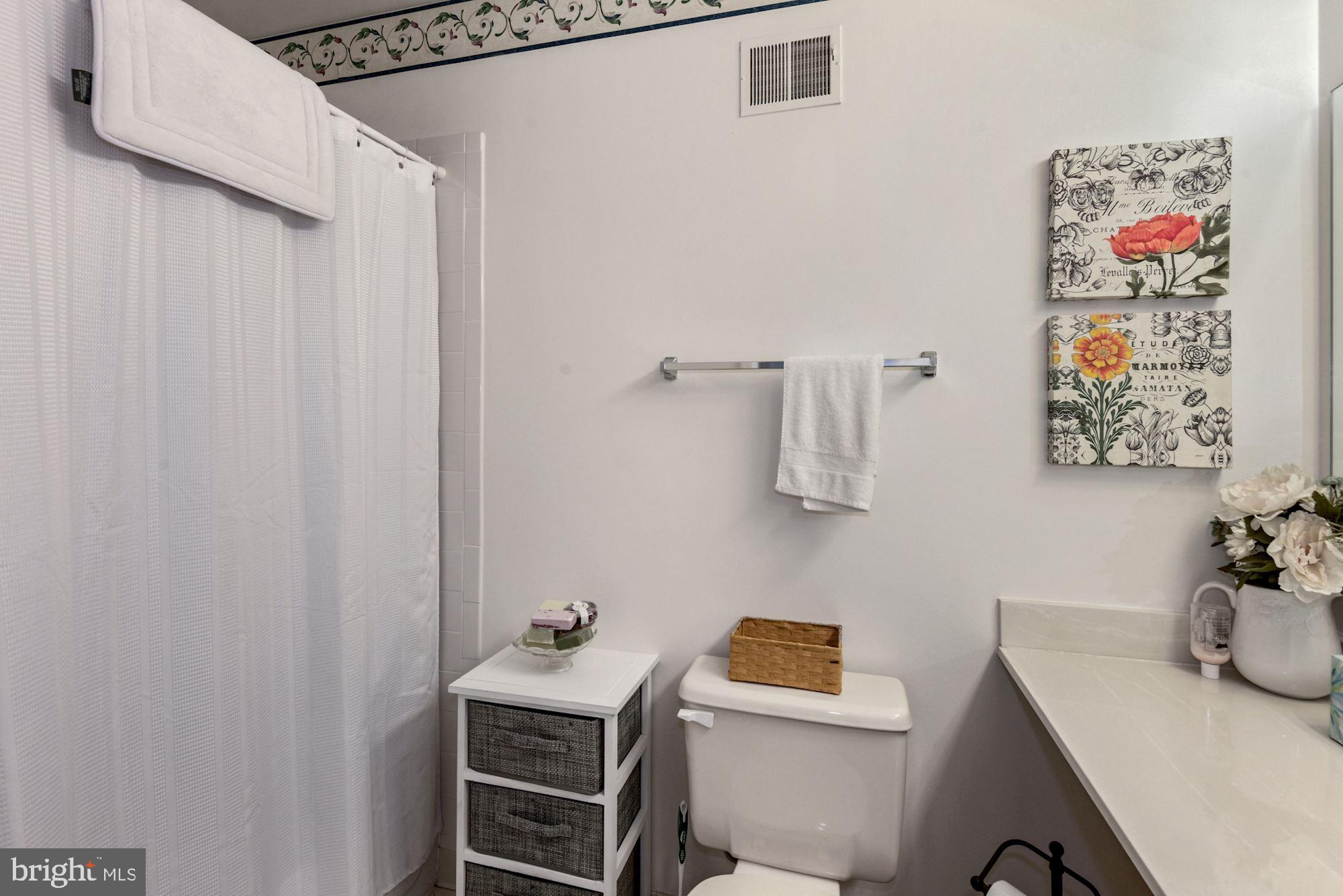 SILENTREE OF TYSONS - Residential Lease