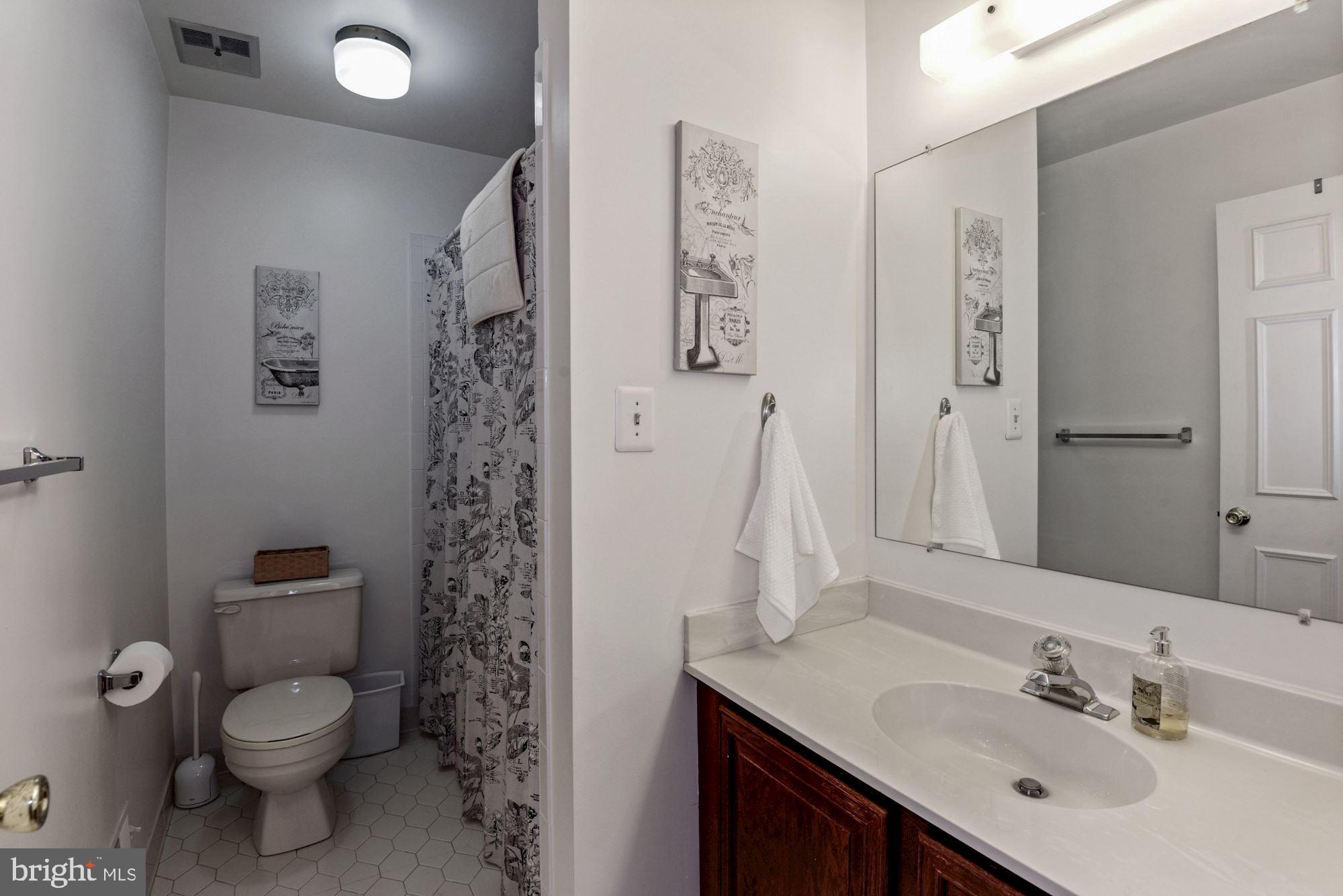 SILENTREE OF TYSONS - Residential Lease