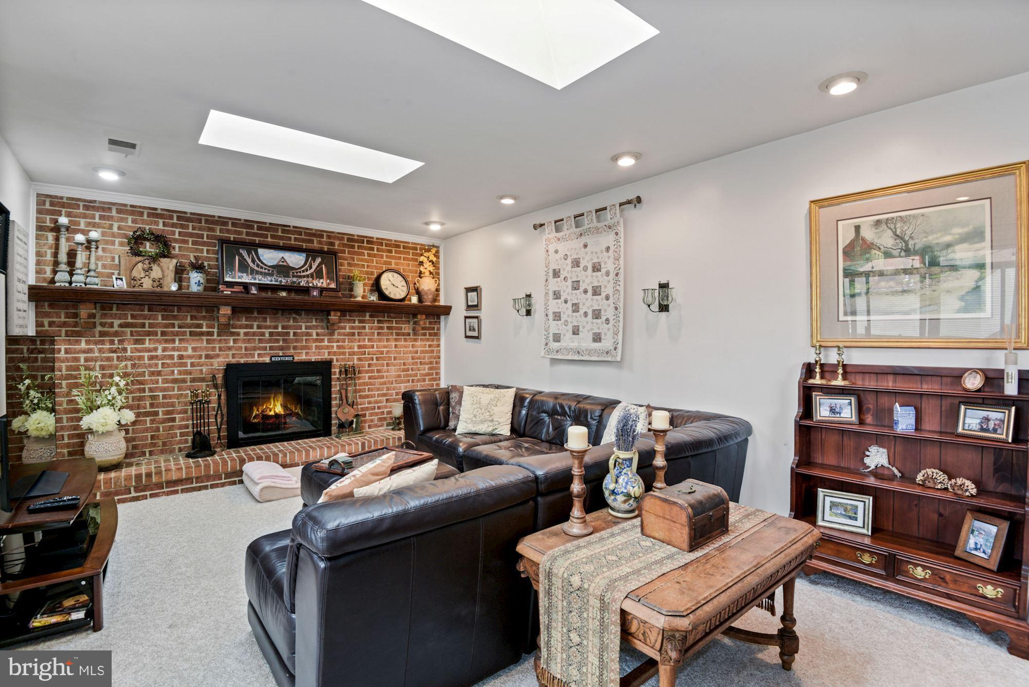 SILENTREE OF TYSONS - Residential Lease