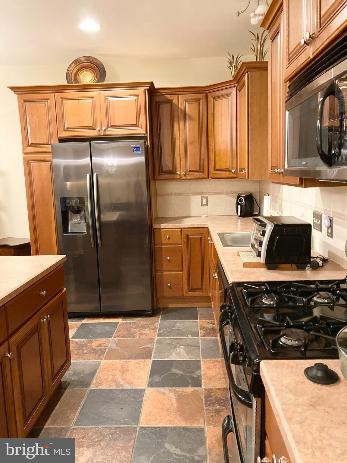 CHANCELLORS COURT CONDOMINIUMS - Residential