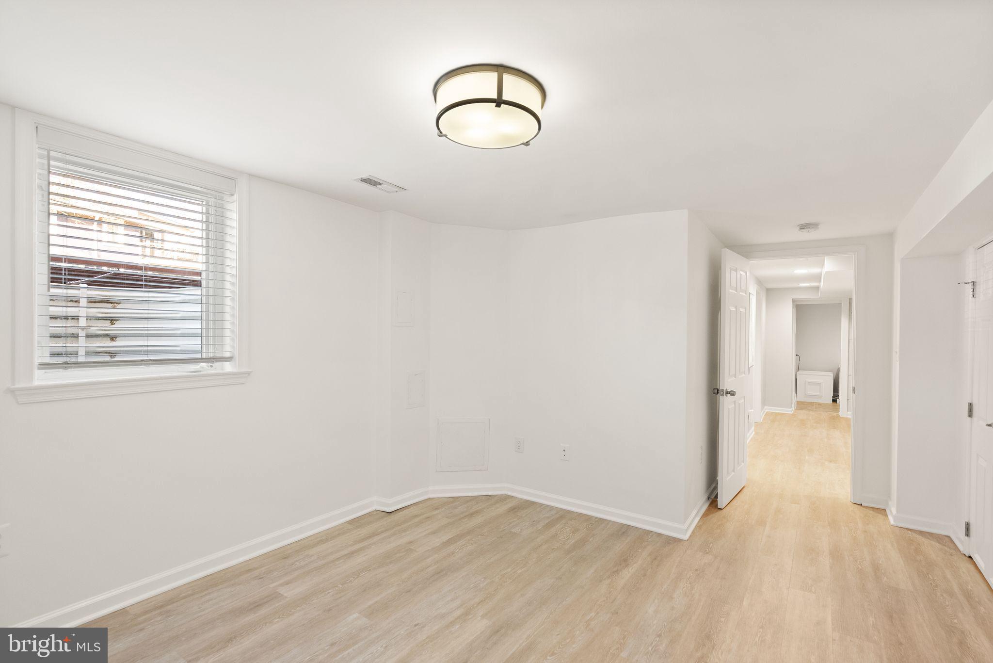 VIRGINIA SQUARE - Residential