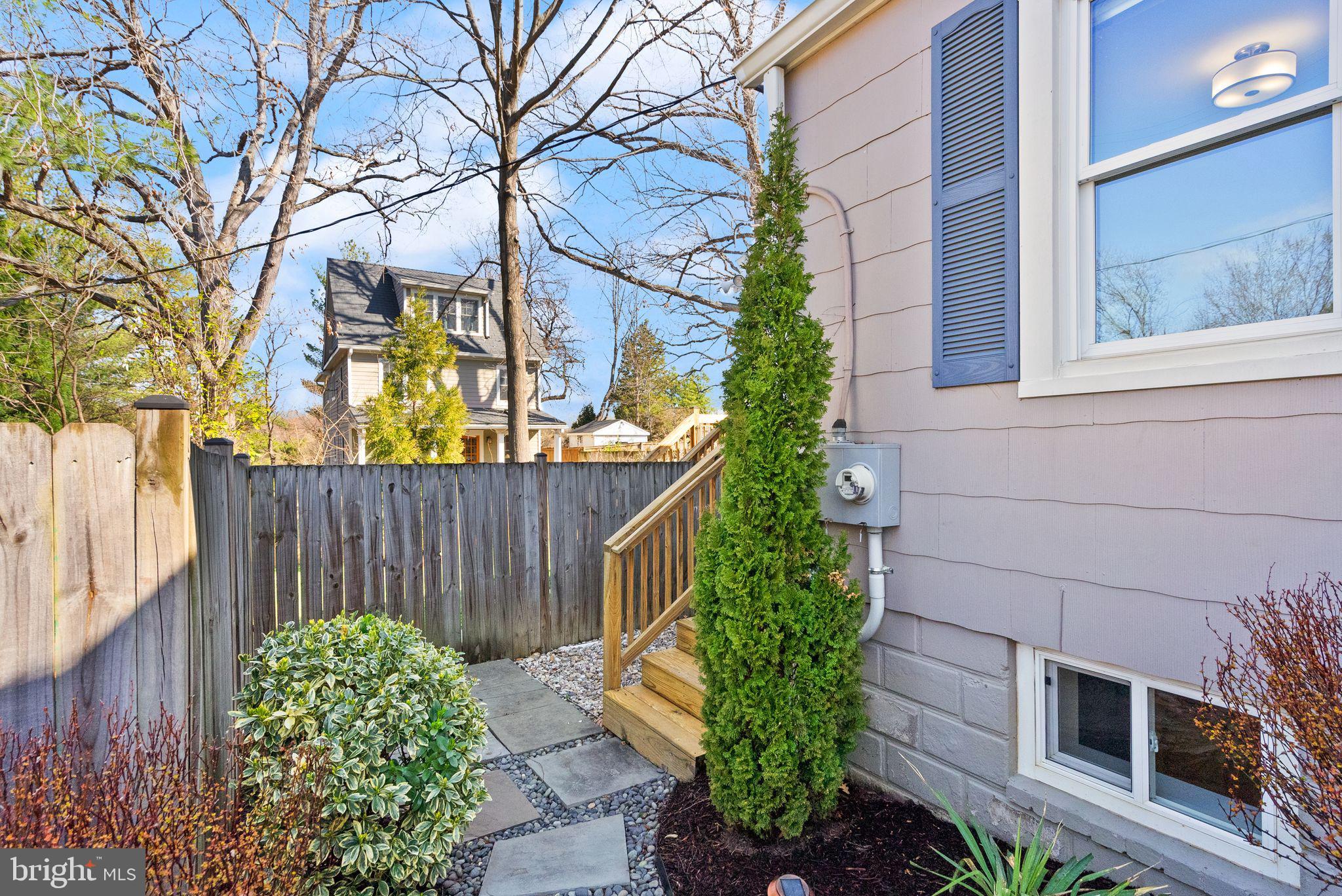 VIRGINIA SQUARE - Residential