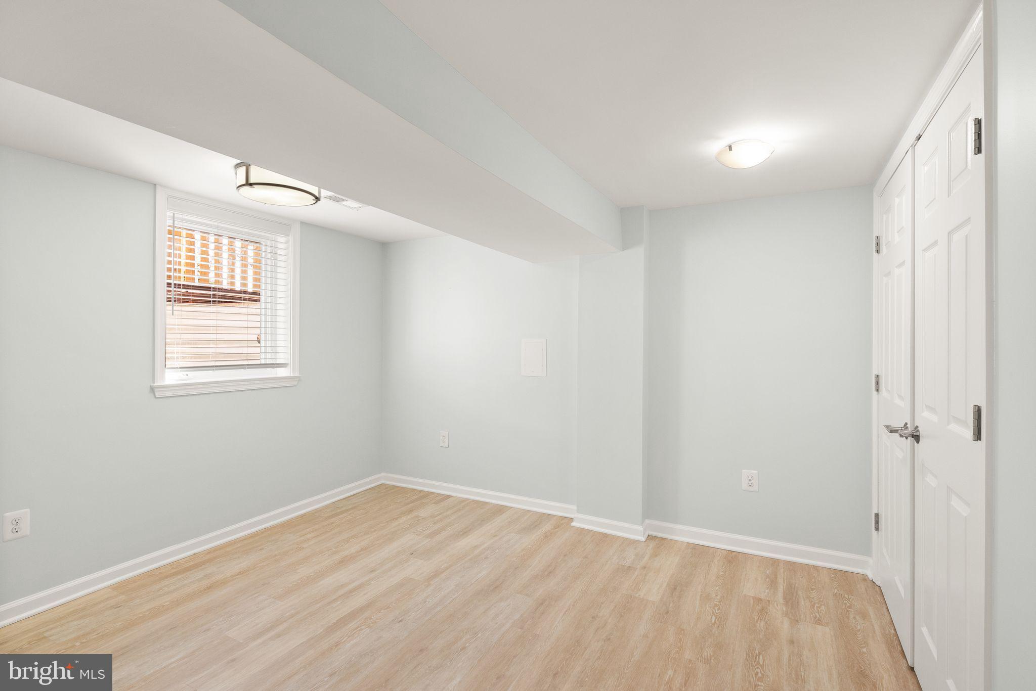 VIRGINIA SQUARE - Residential