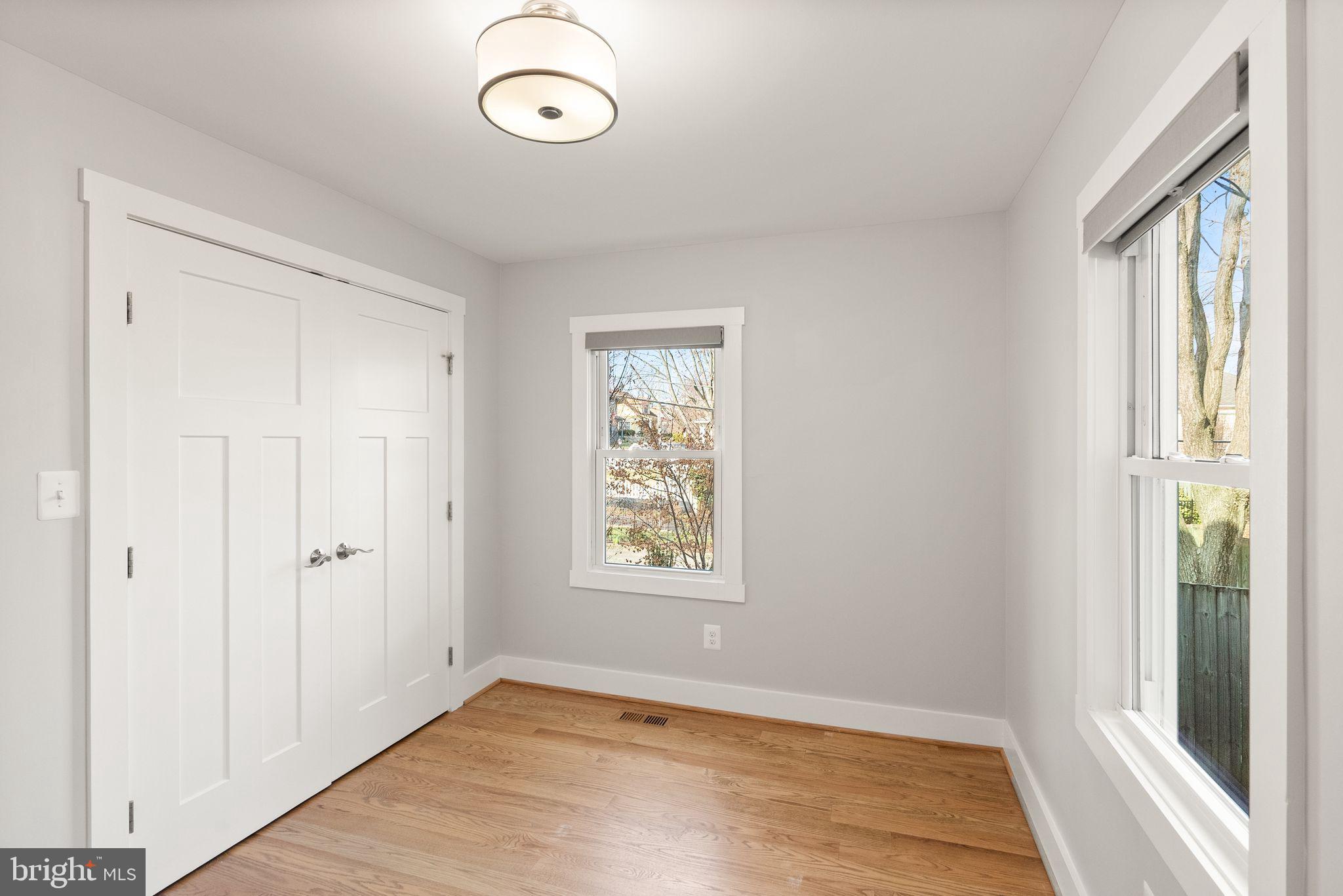 VIRGINIA SQUARE - Residential