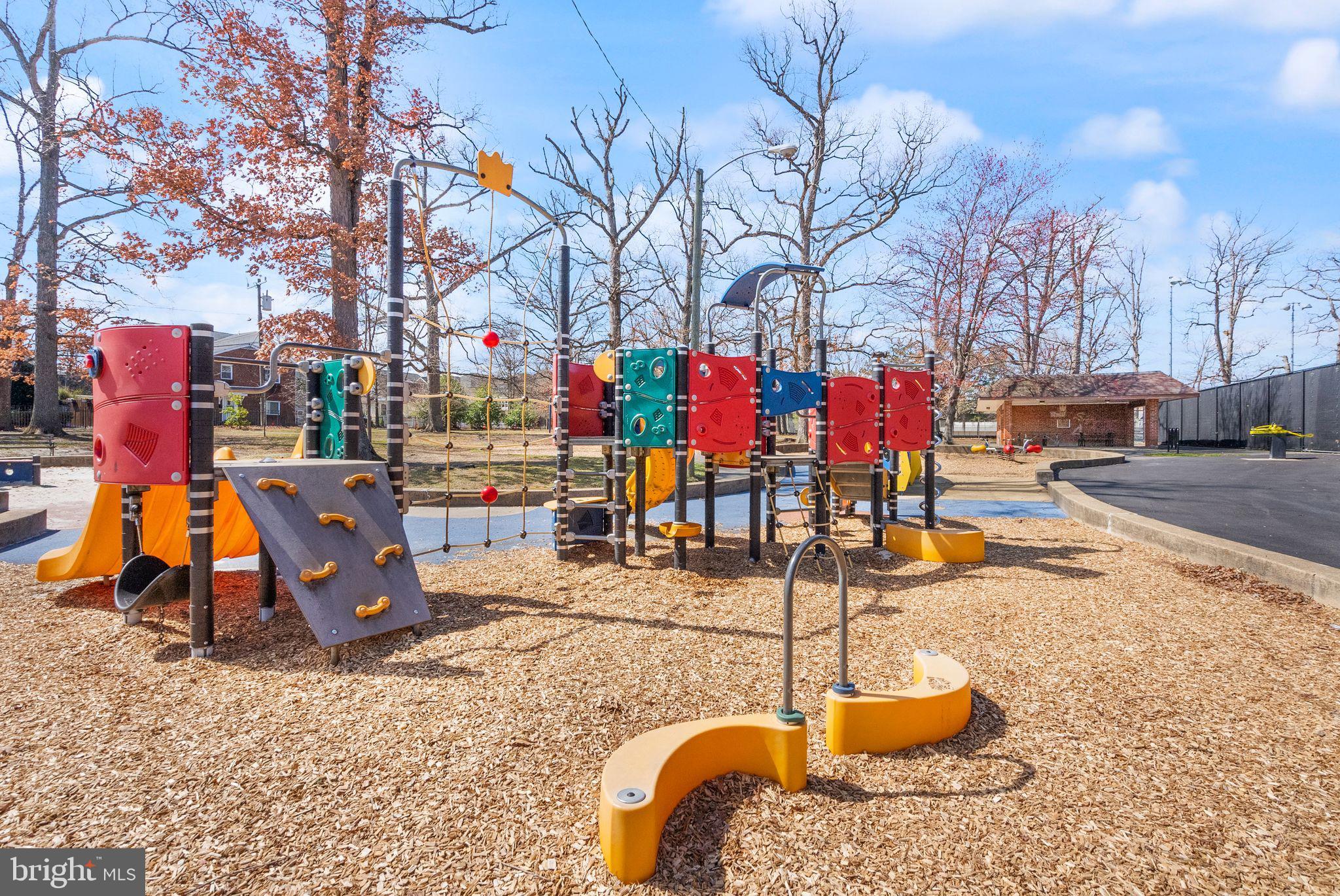 VIRGINIA SQUARE - Residential