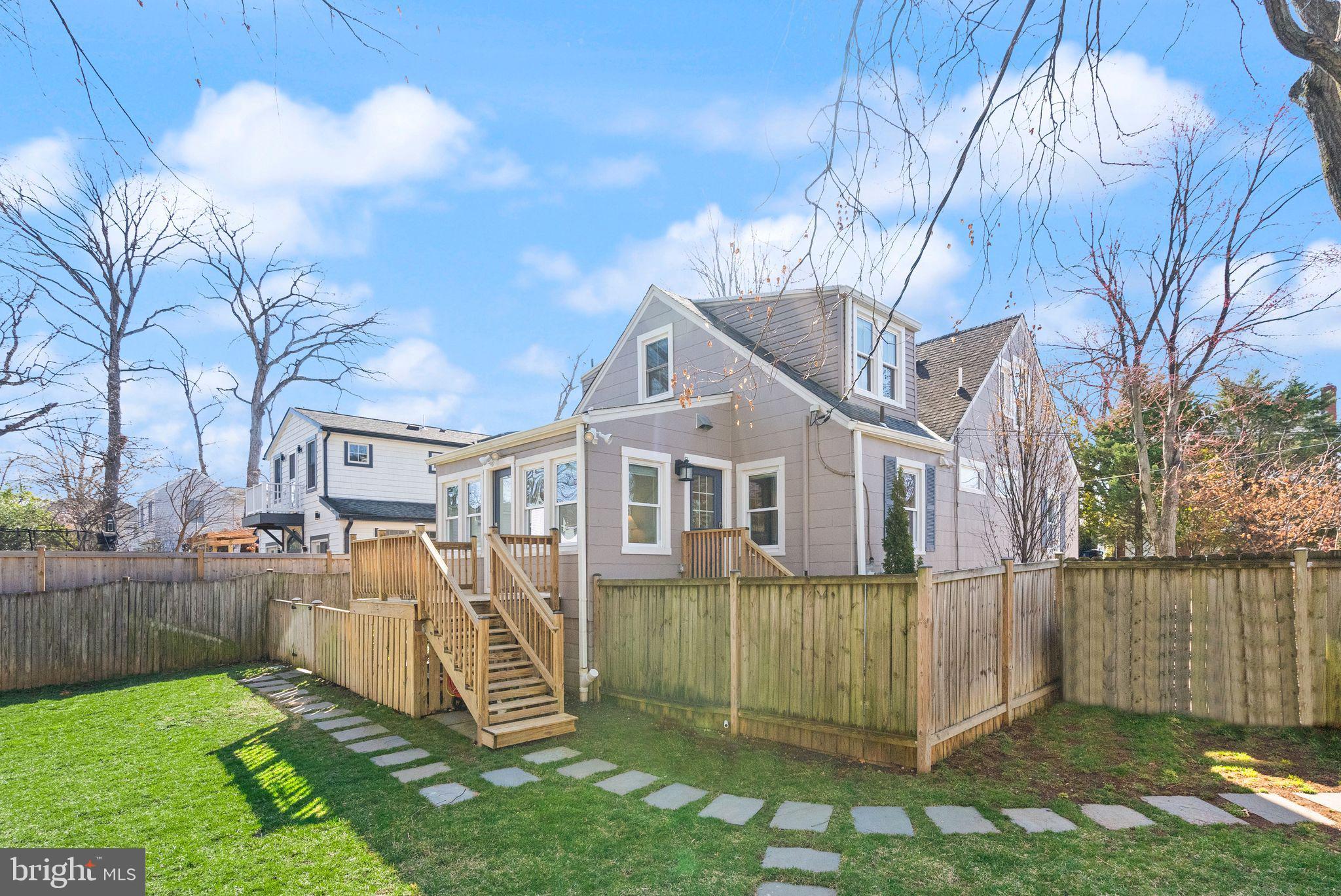 VIRGINIA SQUARE - Residential