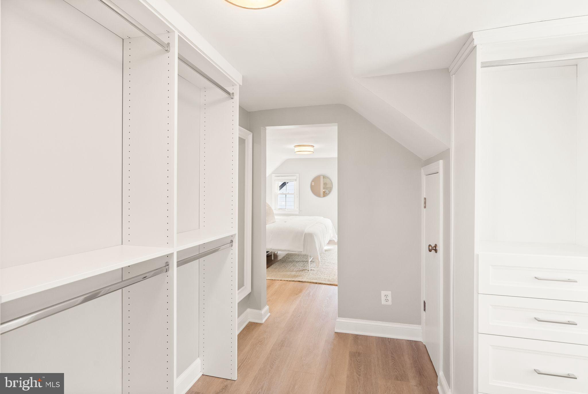 VIRGINIA SQUARE - Residential