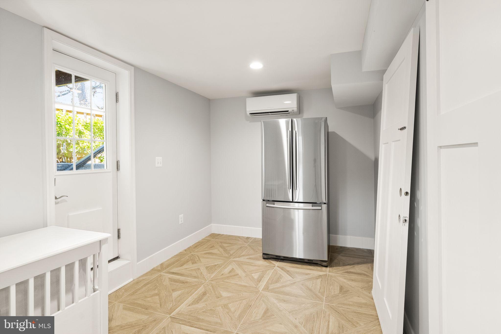 VIRGINIA SQUARE - Residential