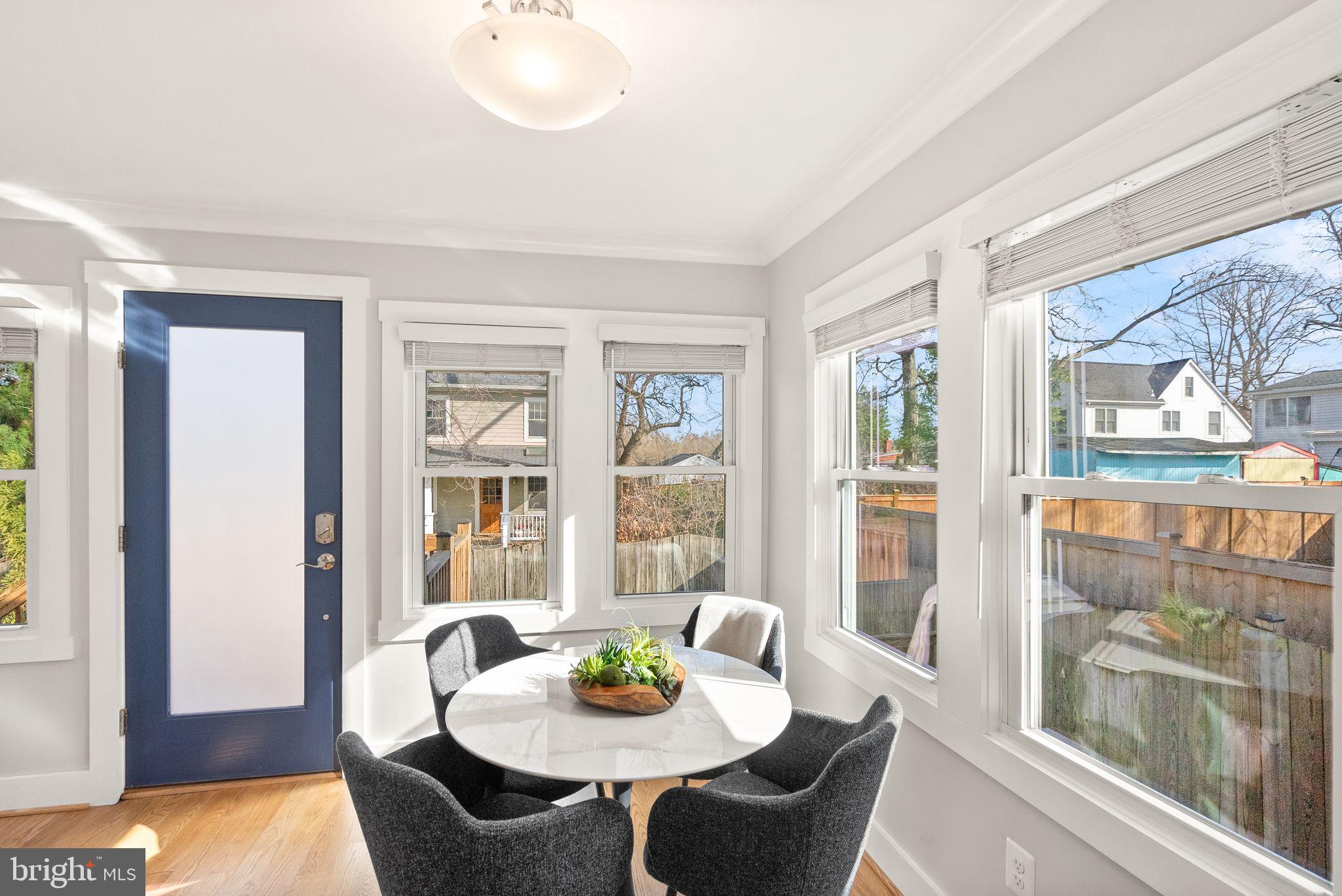 VIRGINIA SQUARE - Residential