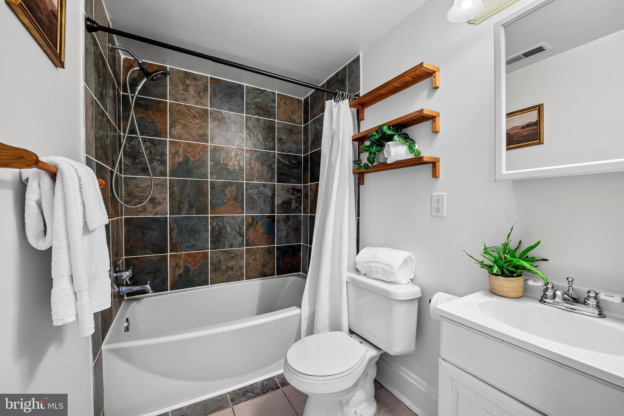 HAMPDEN HISTORIC DISTRICT - Residential