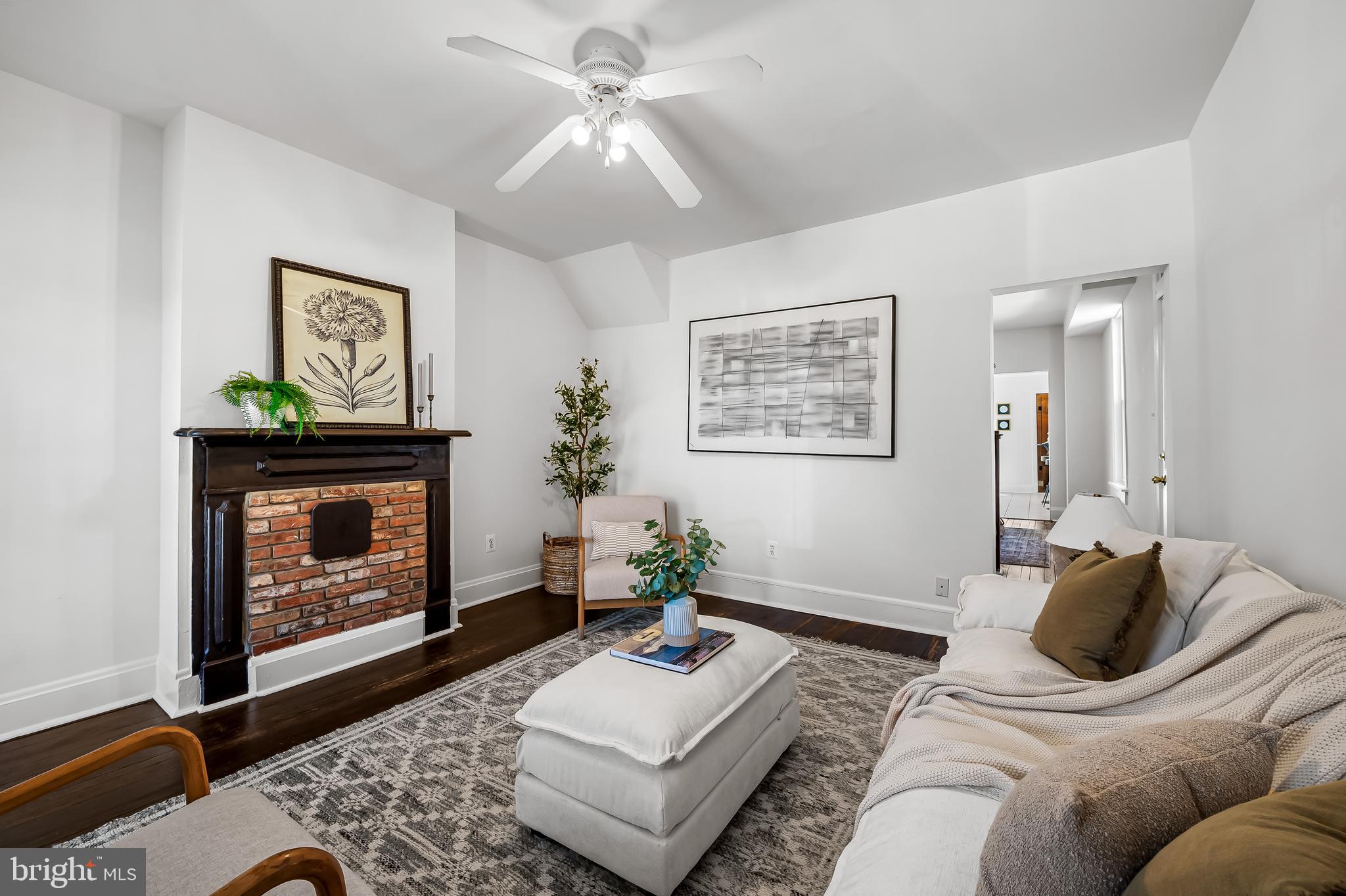 1015 RECTORY LANE