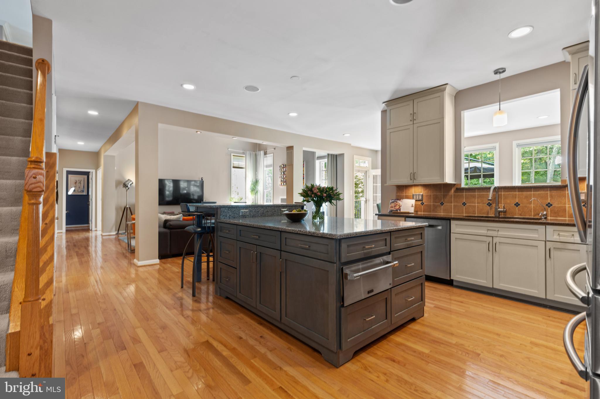 WHITEHALL MANOR - Residential