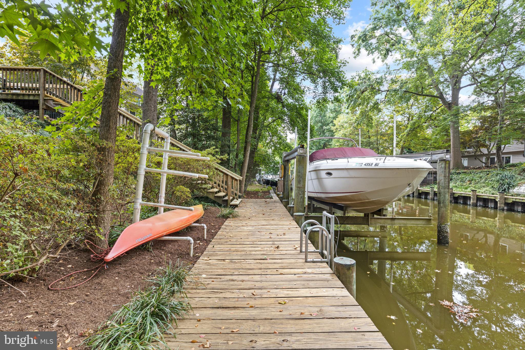 WHITEHALL MANOR - Residential