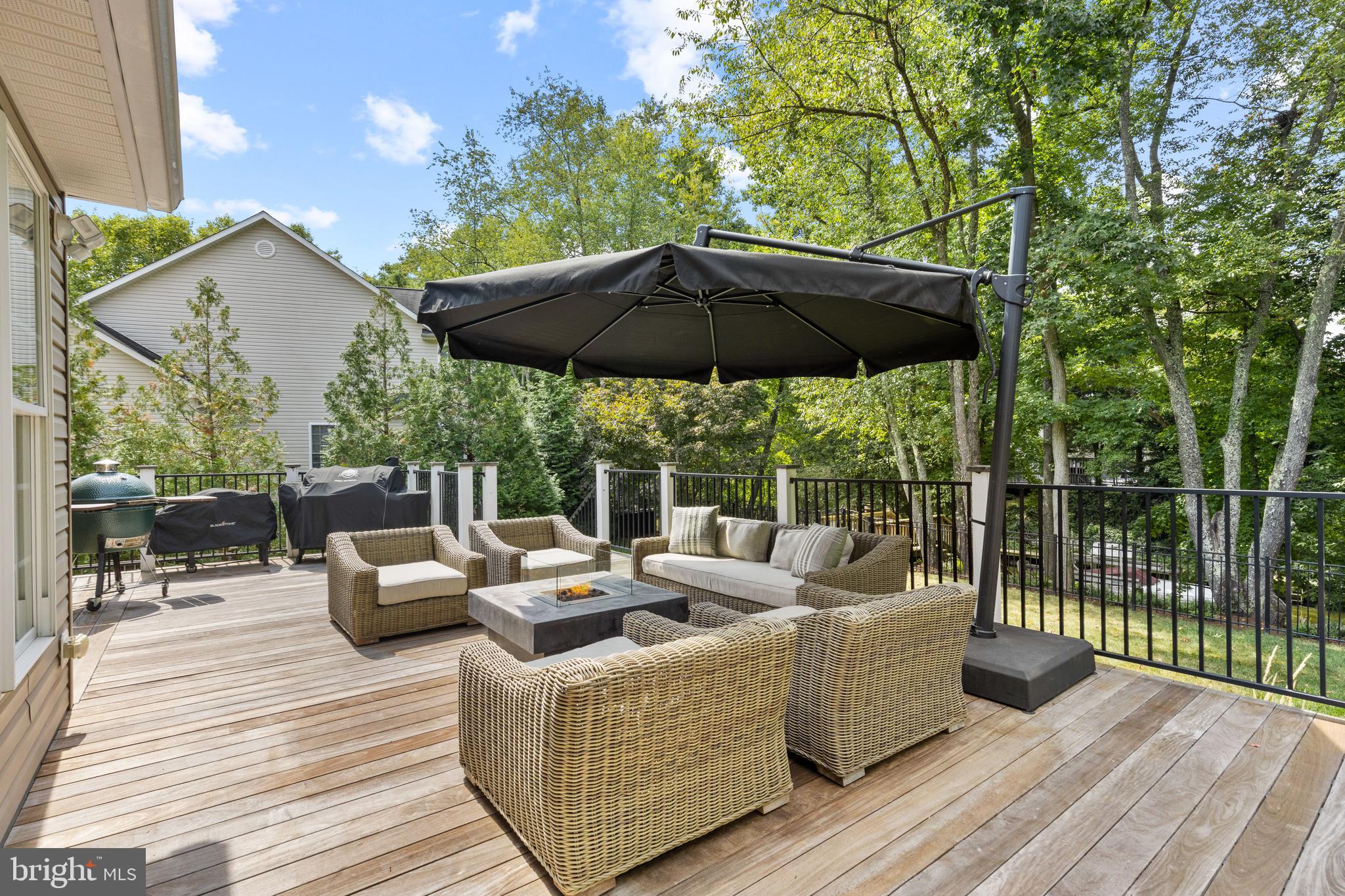 WHITEHALL MANOR - Residential