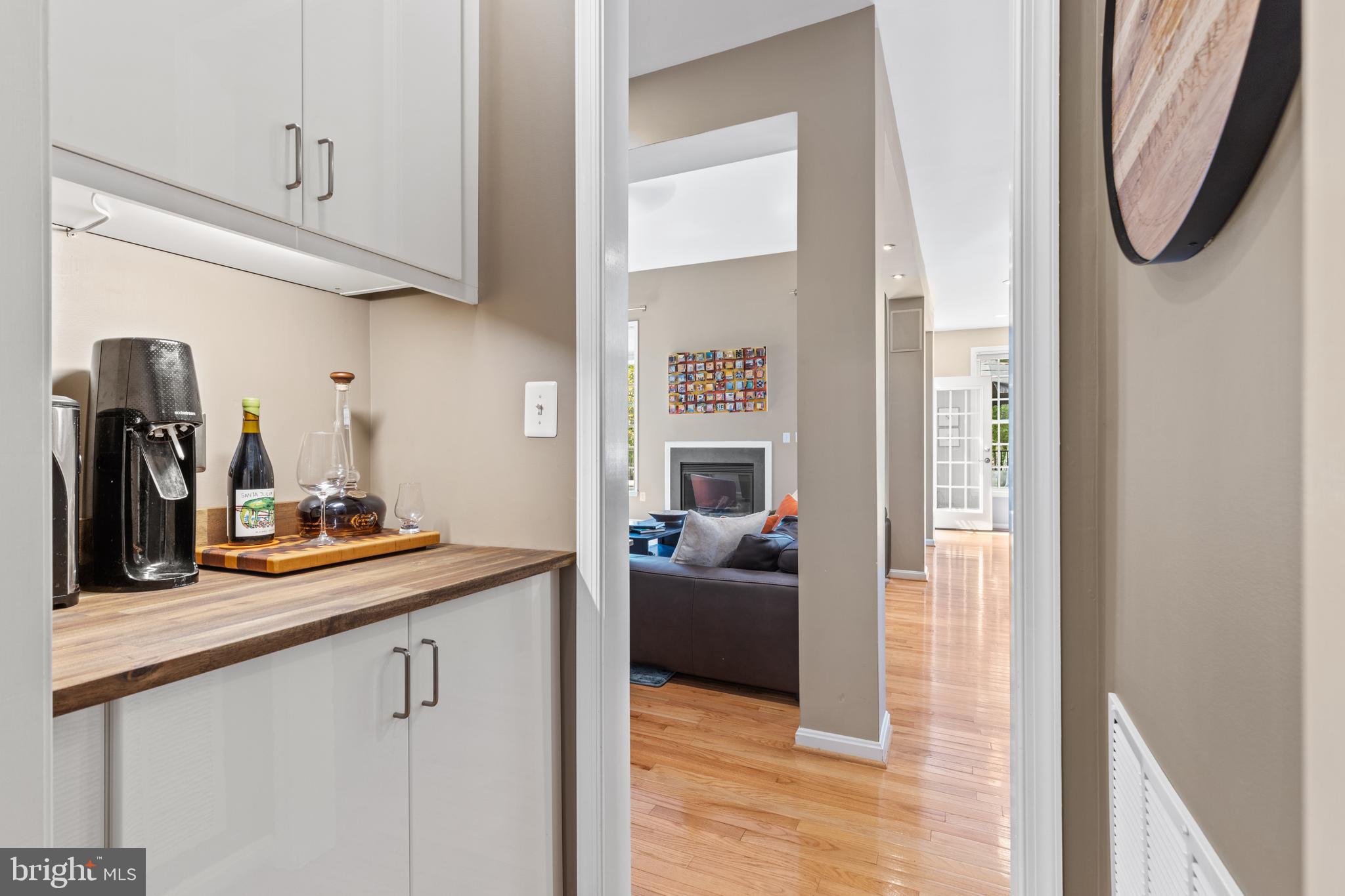 WHITEHALL MANOR - Residential