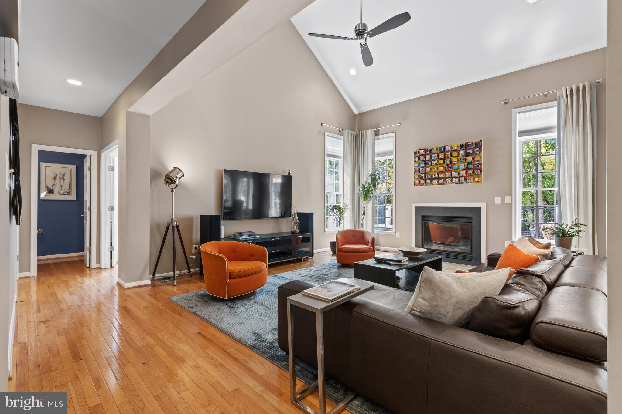 WHITEHALL MANOR - Residential