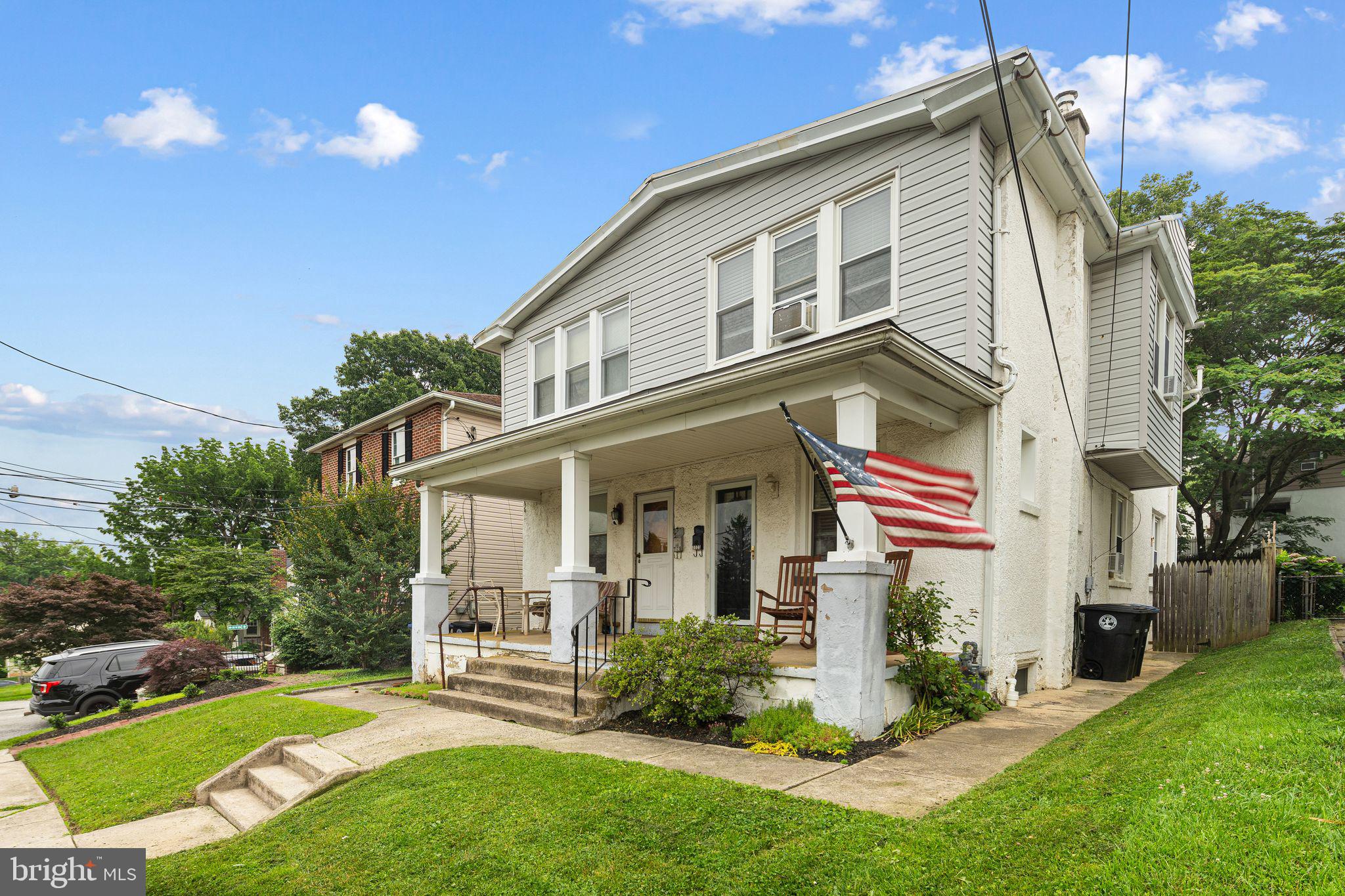 1123 MAPLE STREET