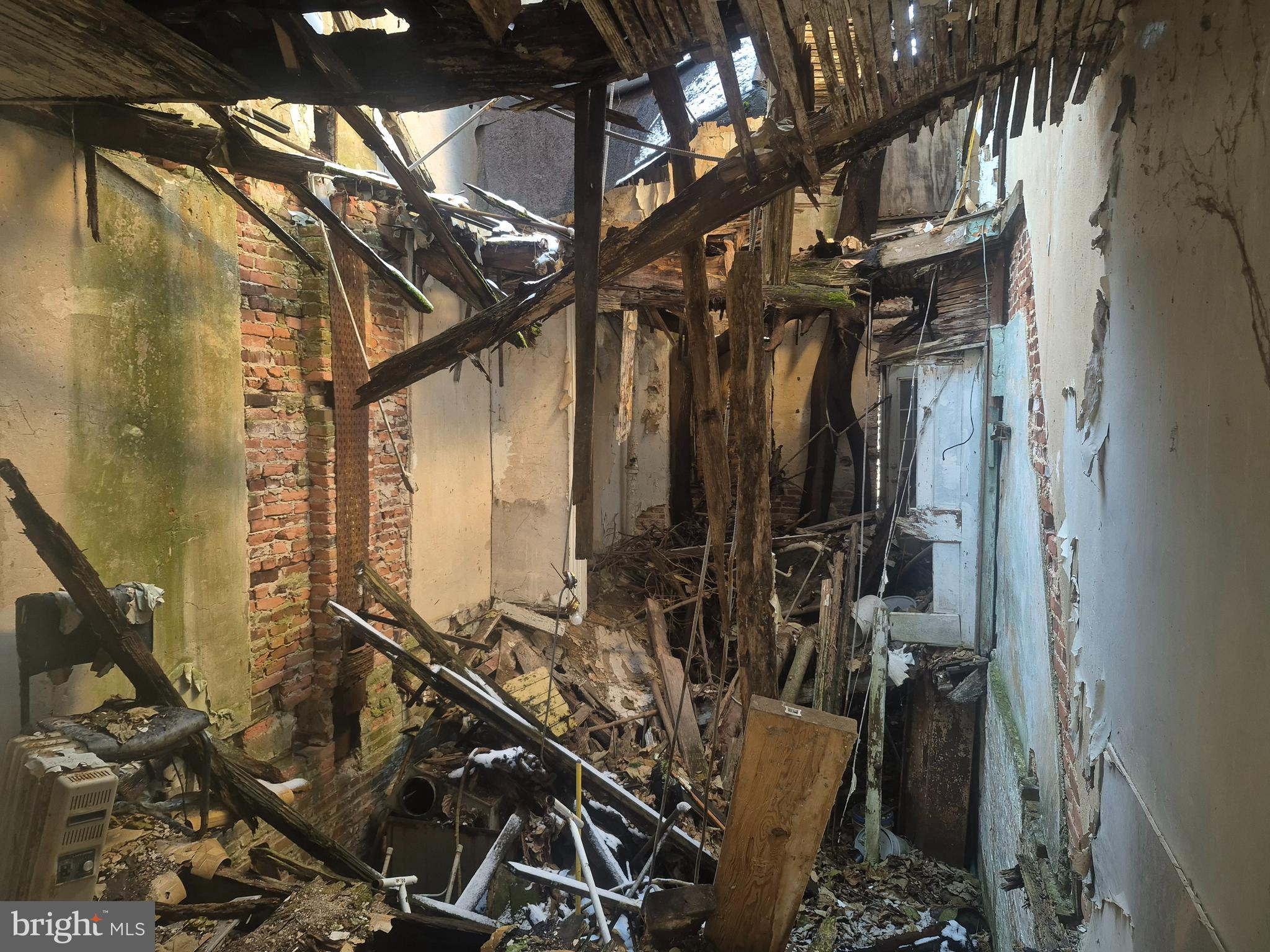 BROADWAY EAST - Residential