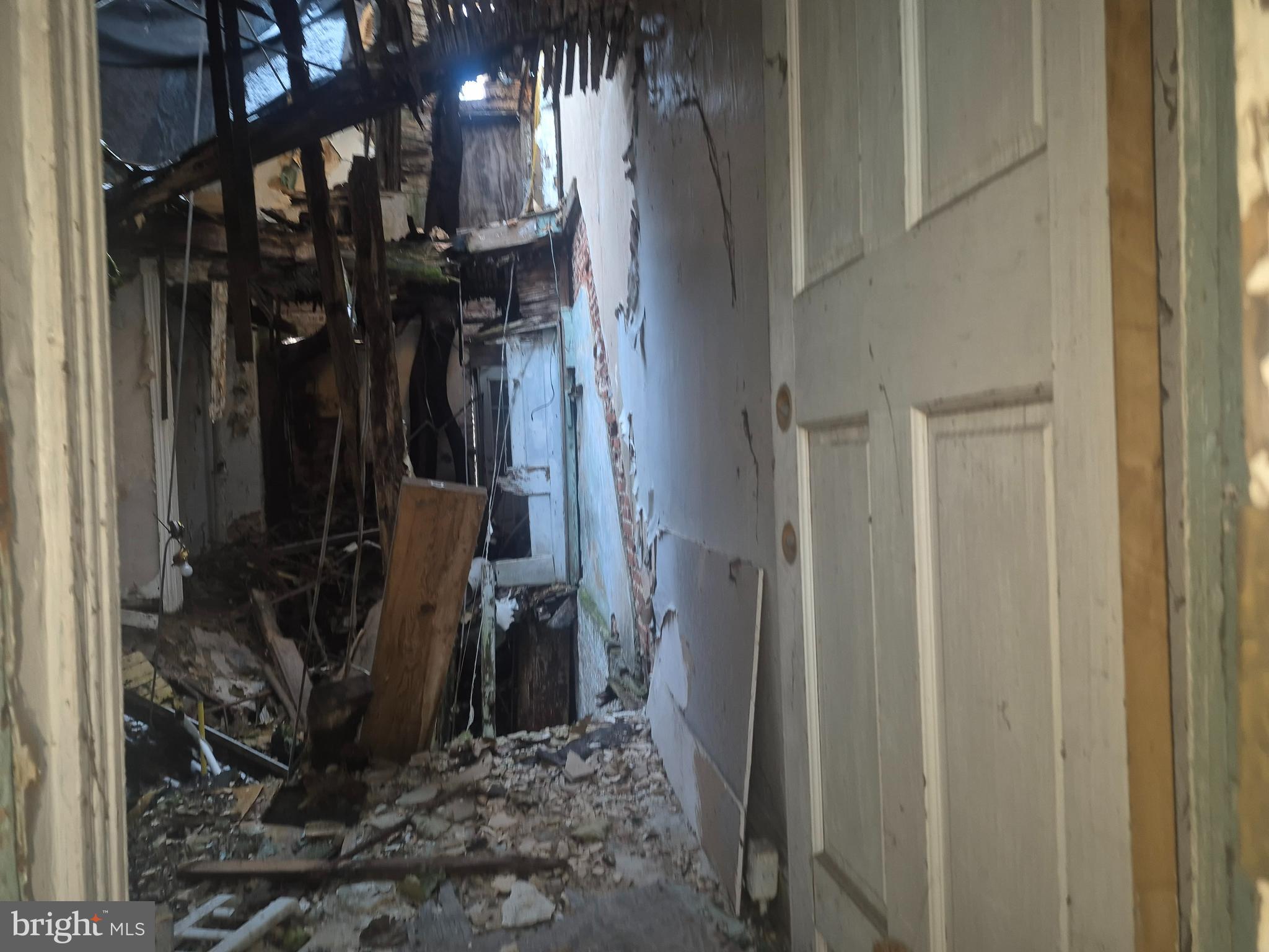 BROADWAY EAST - Residential