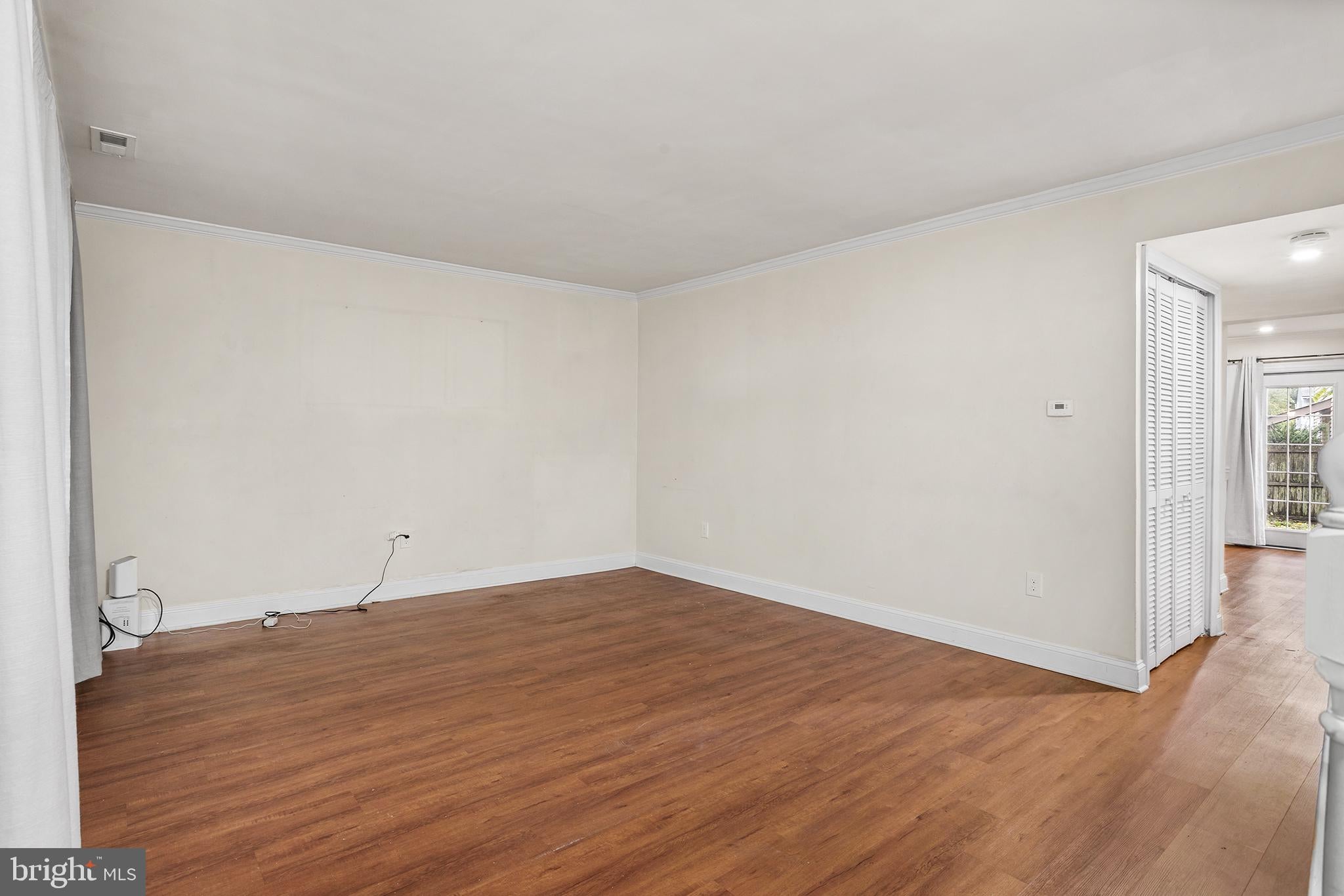 833 E ELM AVENUE
