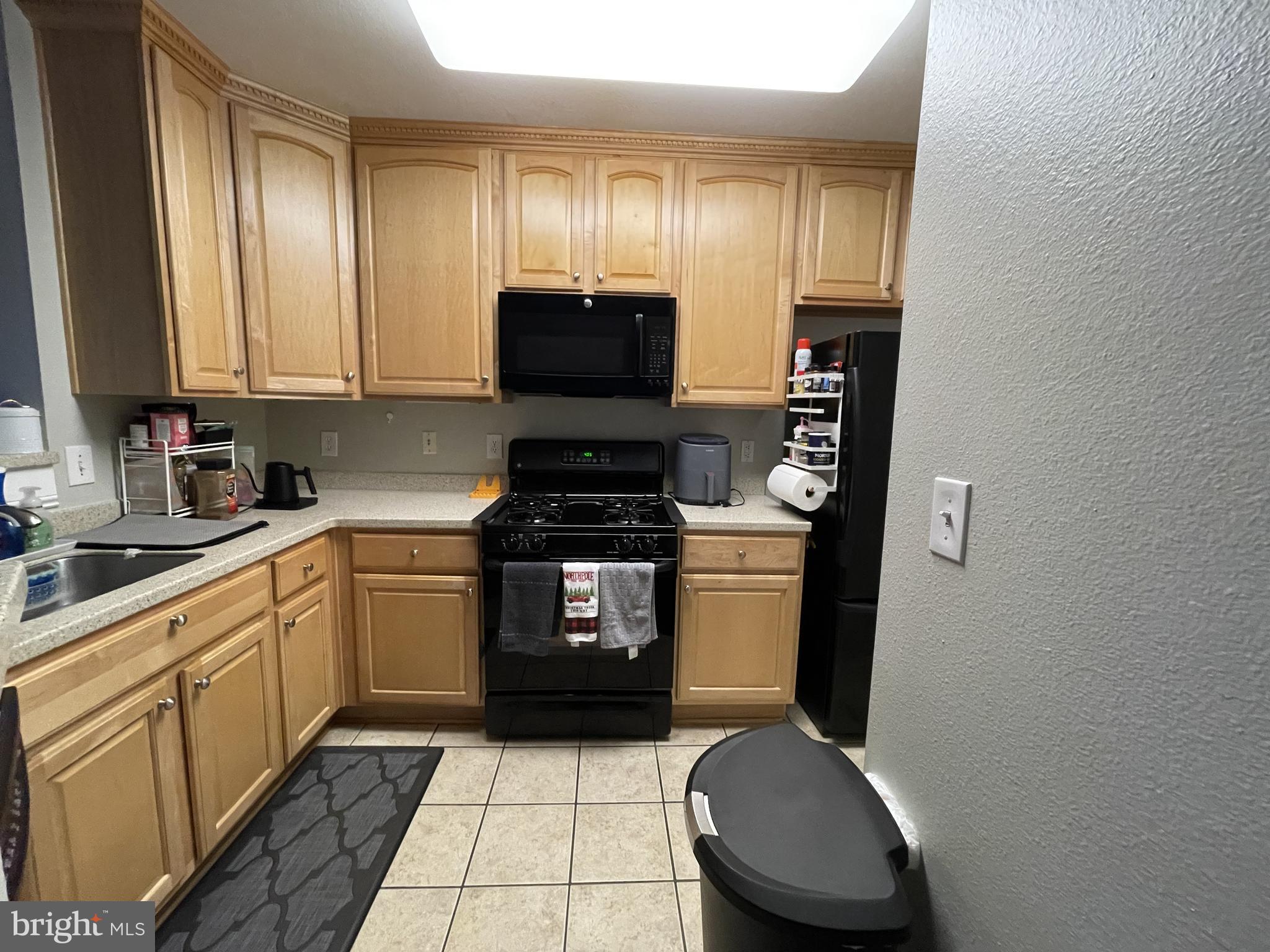 GATES OF FAIR LAKES - Residential Lease