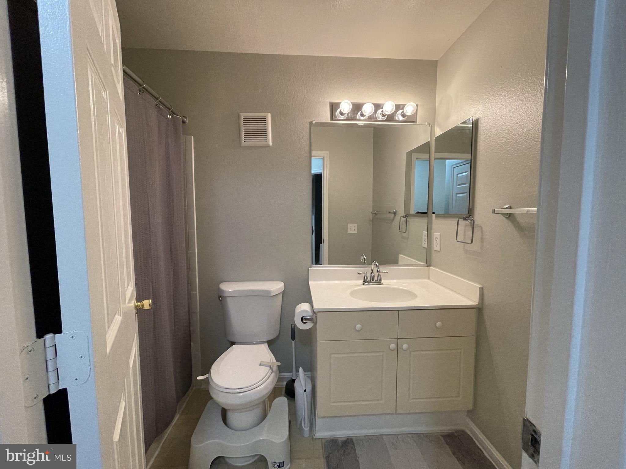 GATES OF FAIR LAKES - Residential Lease