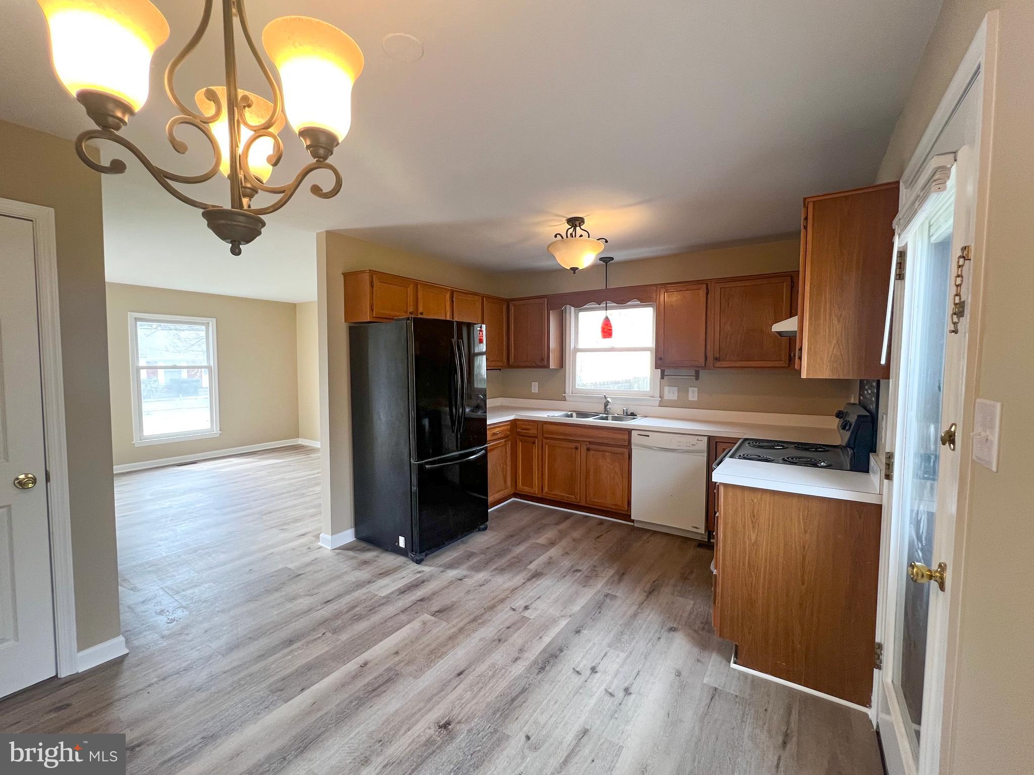 TOWN OF BERRYVILLE - Residential Lease