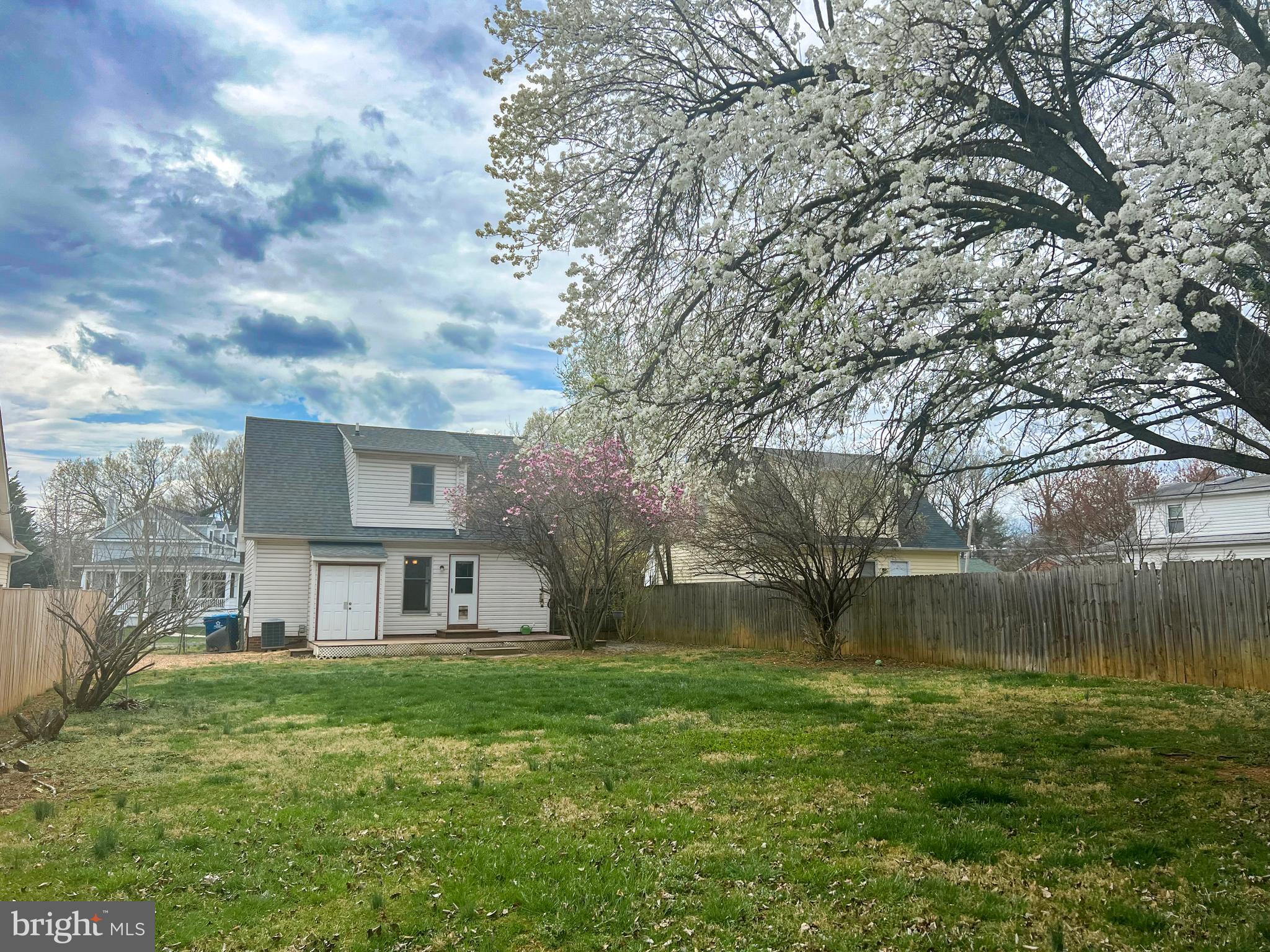 TOWN OF BERRYVILLE - Residential Lease