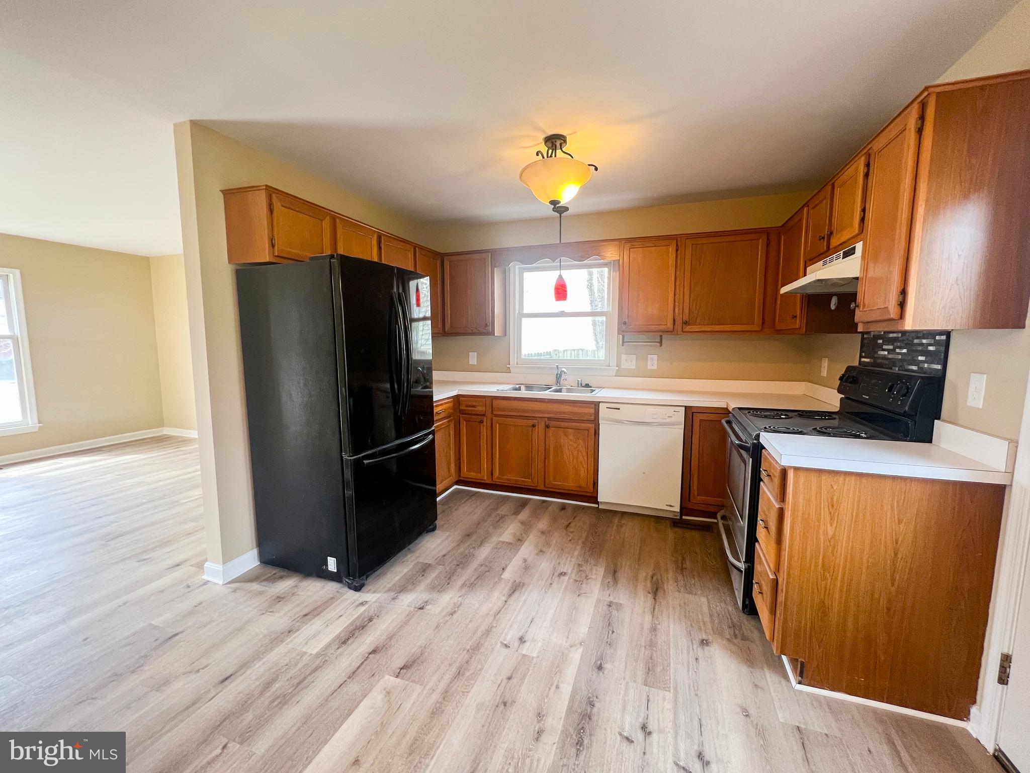 TOWN OF BERRYVILLE - Residential Lease