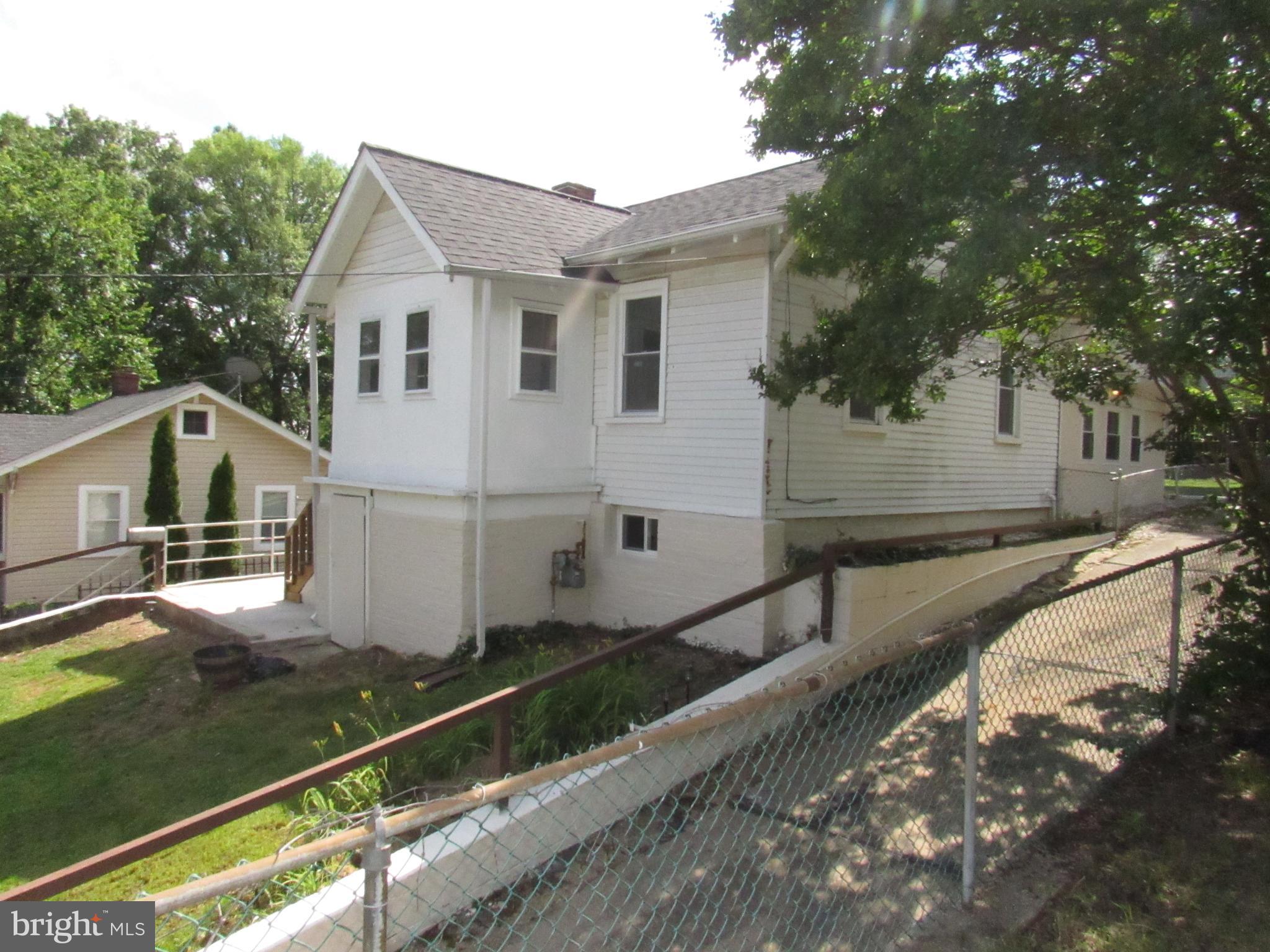 3720 WELLS AVE