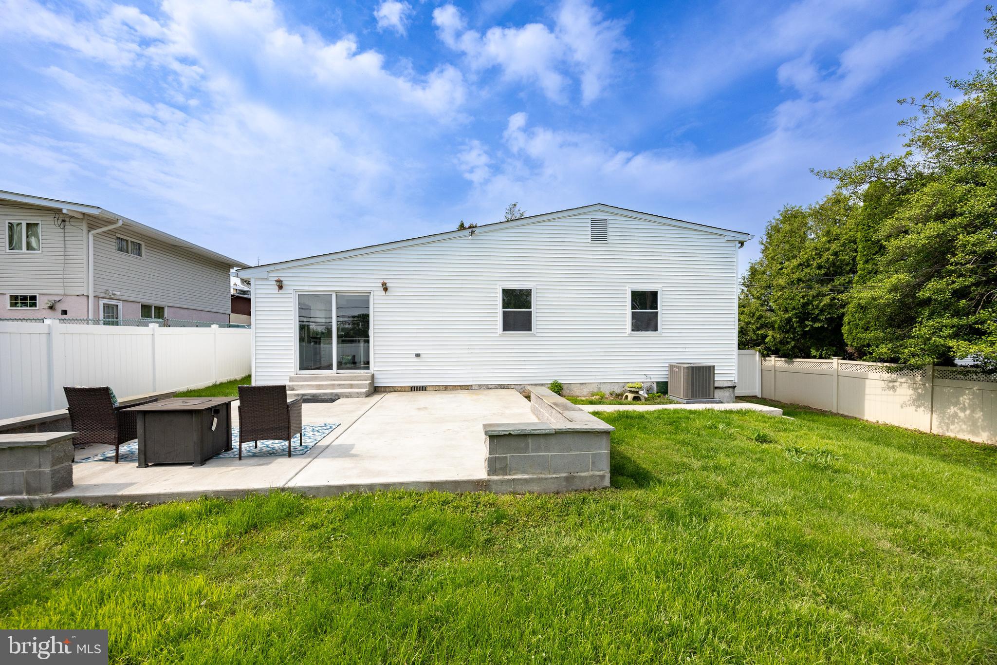 LAWRENCE PARK - Residential