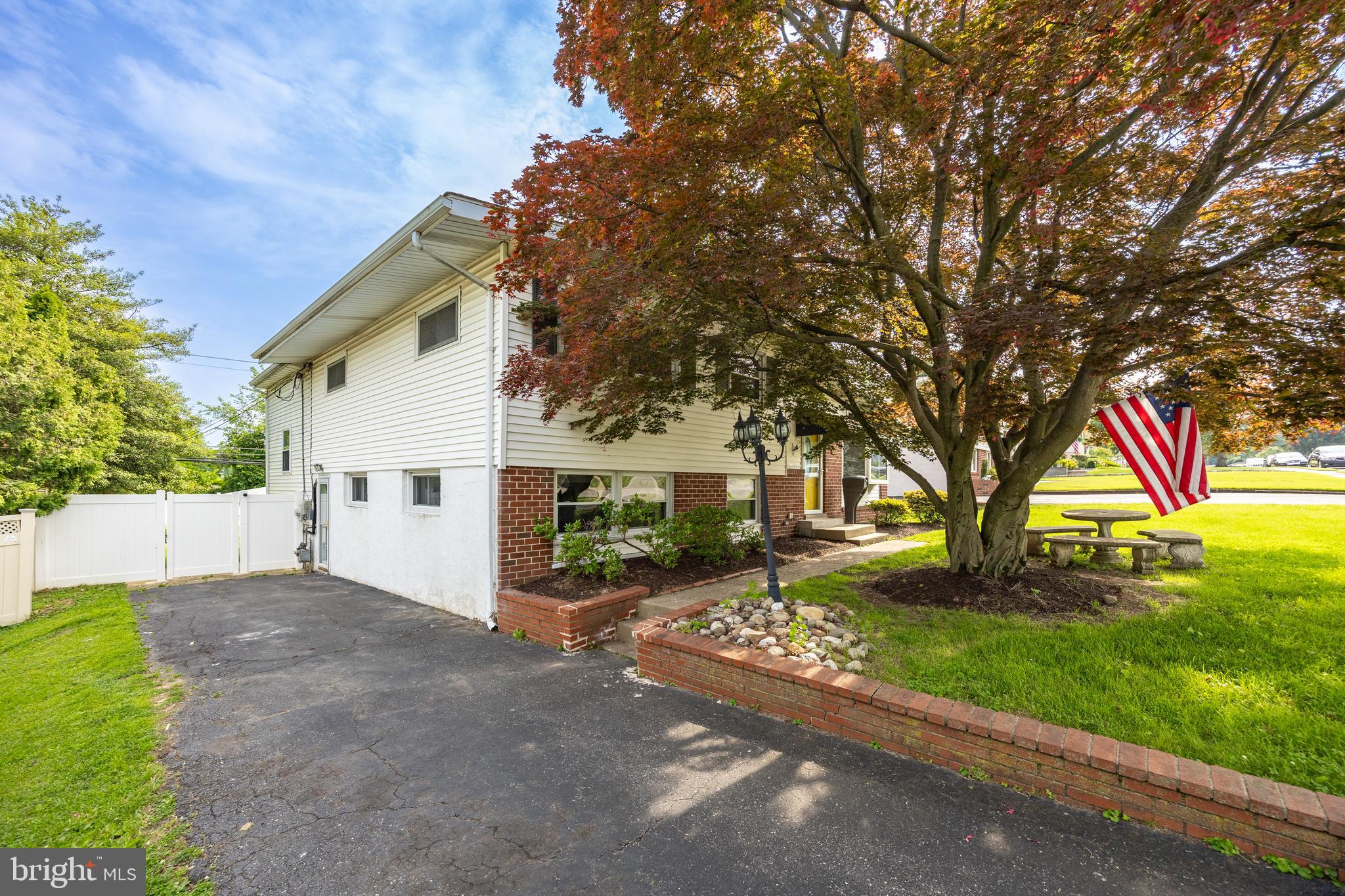 LAWRENCE PARK - Residential