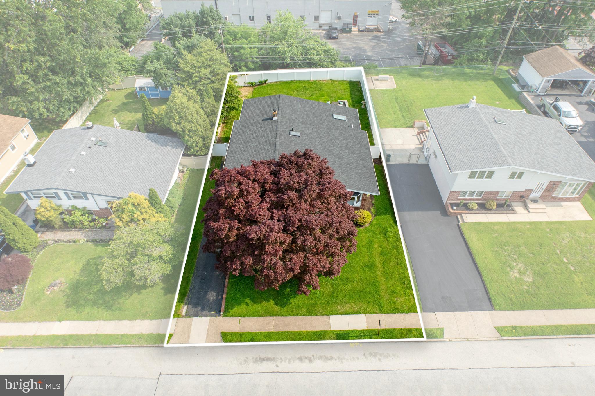 LAWRENCE PARK - Residential