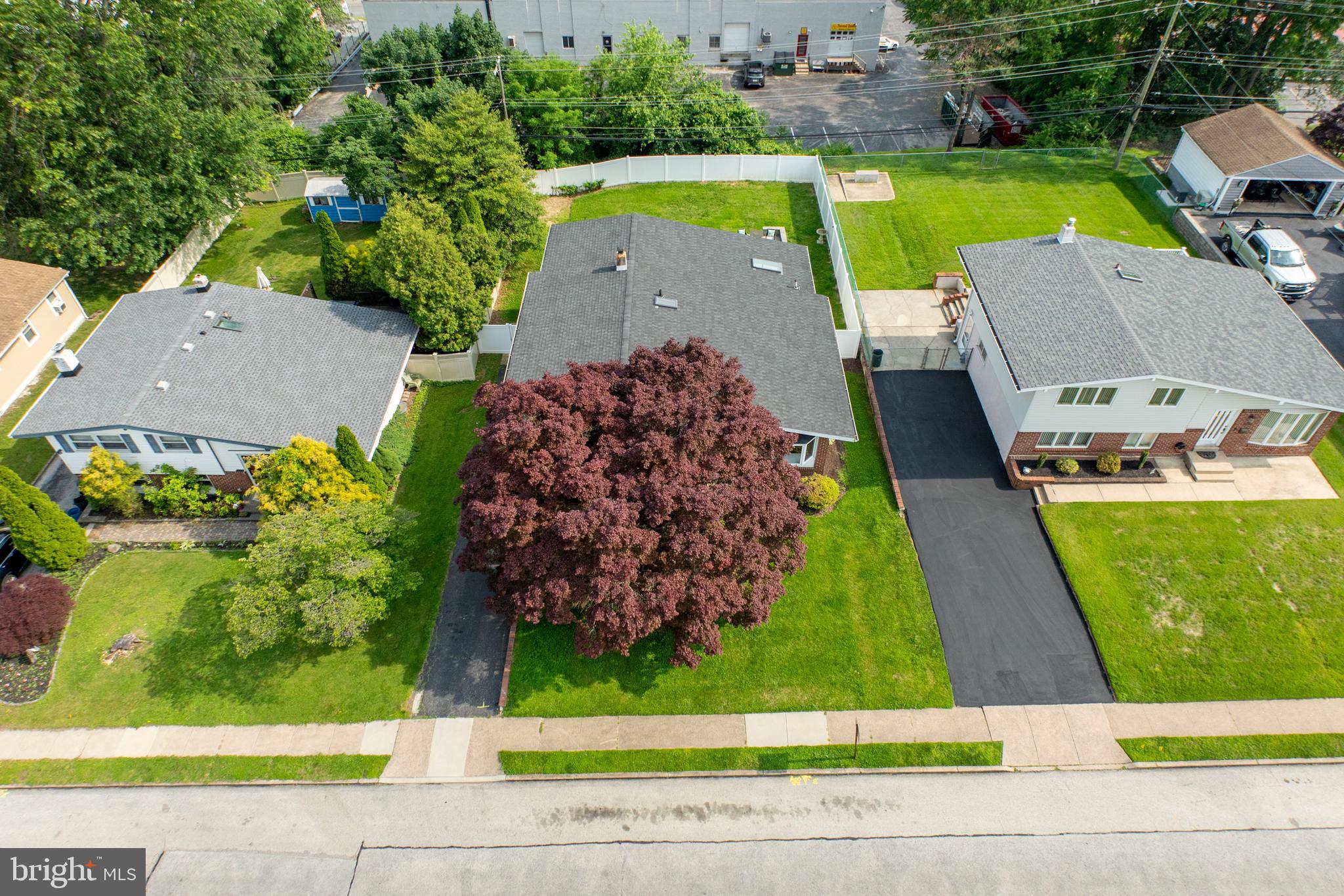 LAWRENCE PARK - Residential