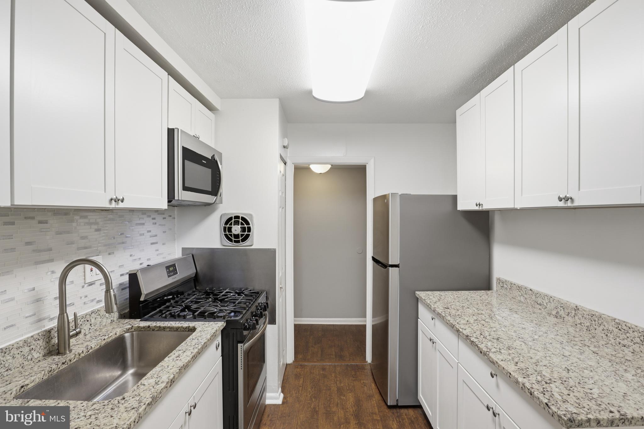 MARLOW TOWERS - Residential Lease