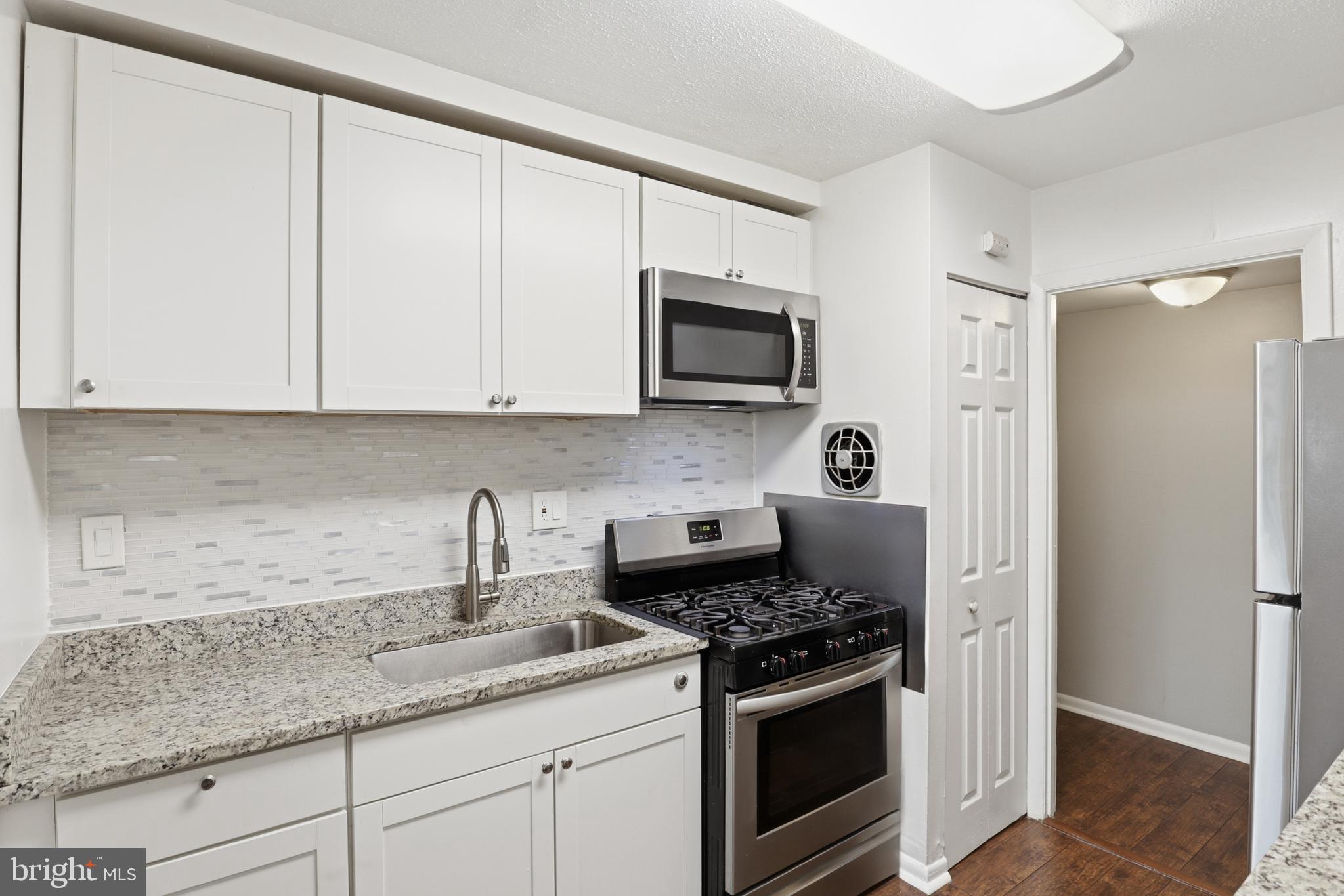 MARLOW TOWERS - Residential Lease