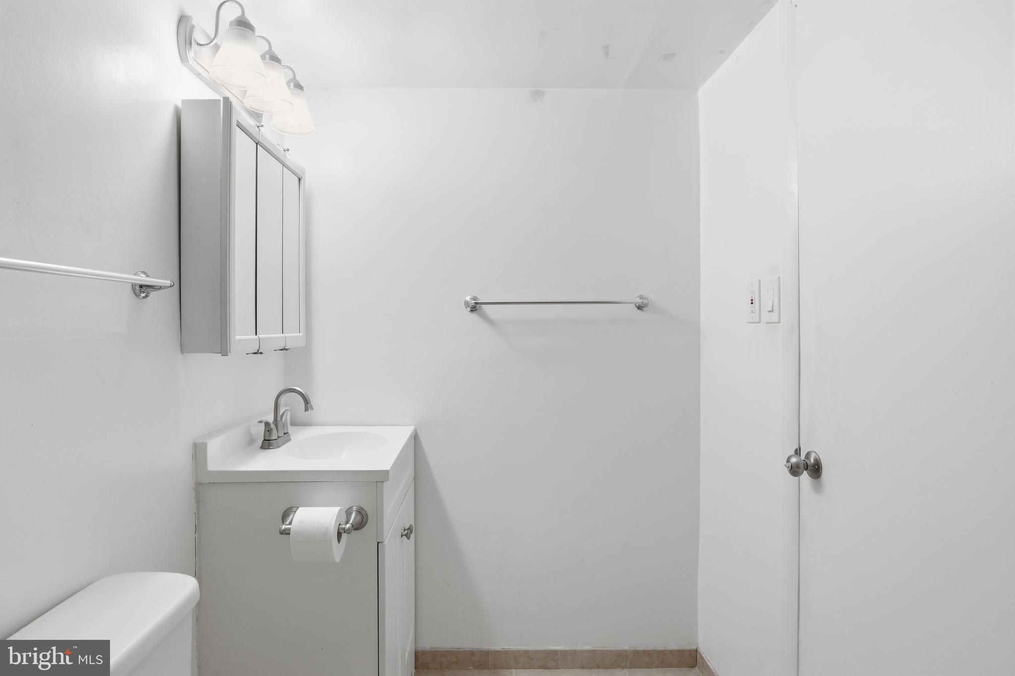 MARLOW TOWERS - Residential Lease