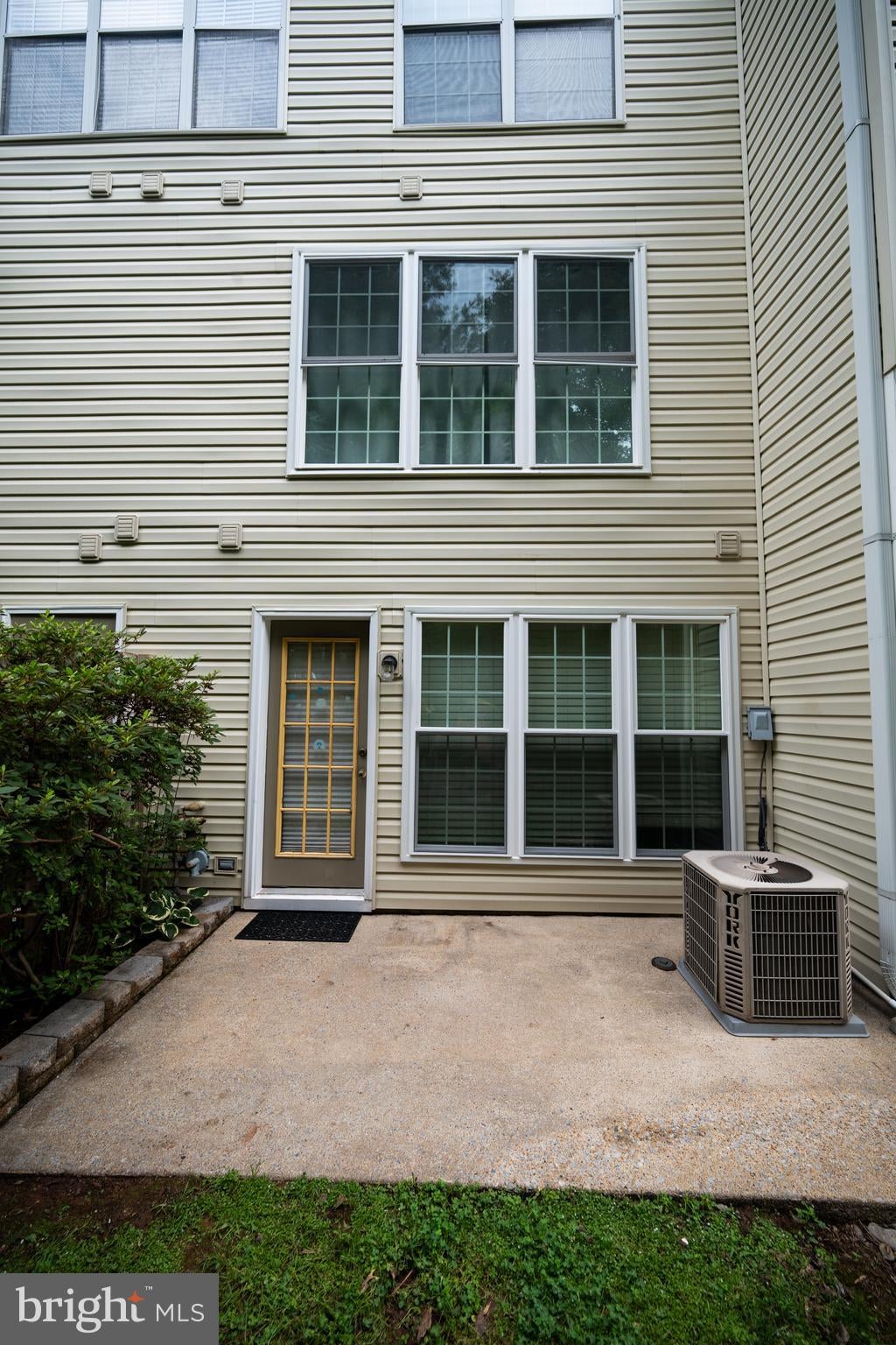 46946 COURTYARD SQUARE
