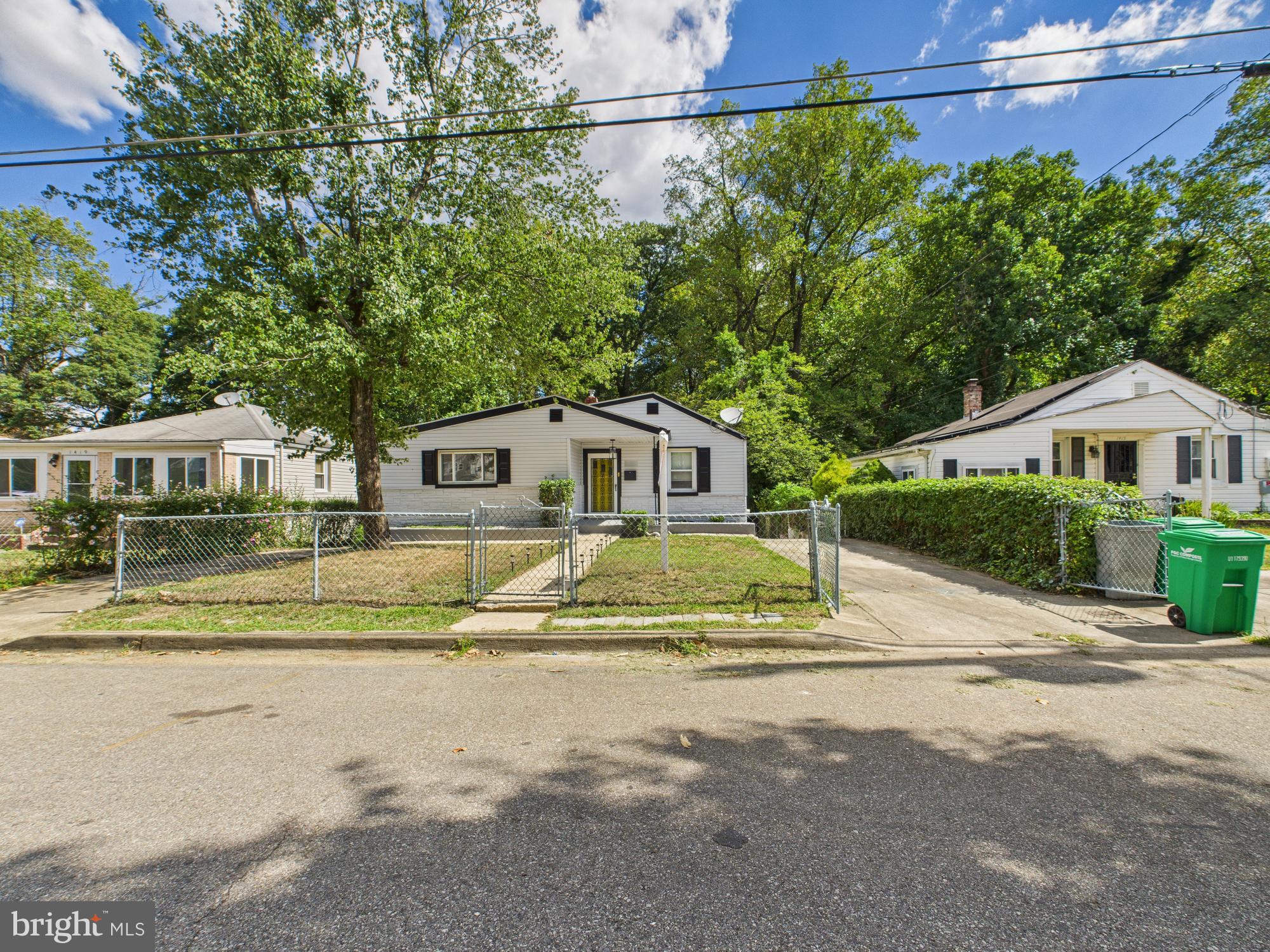 CHAPEL OAKS - Residential