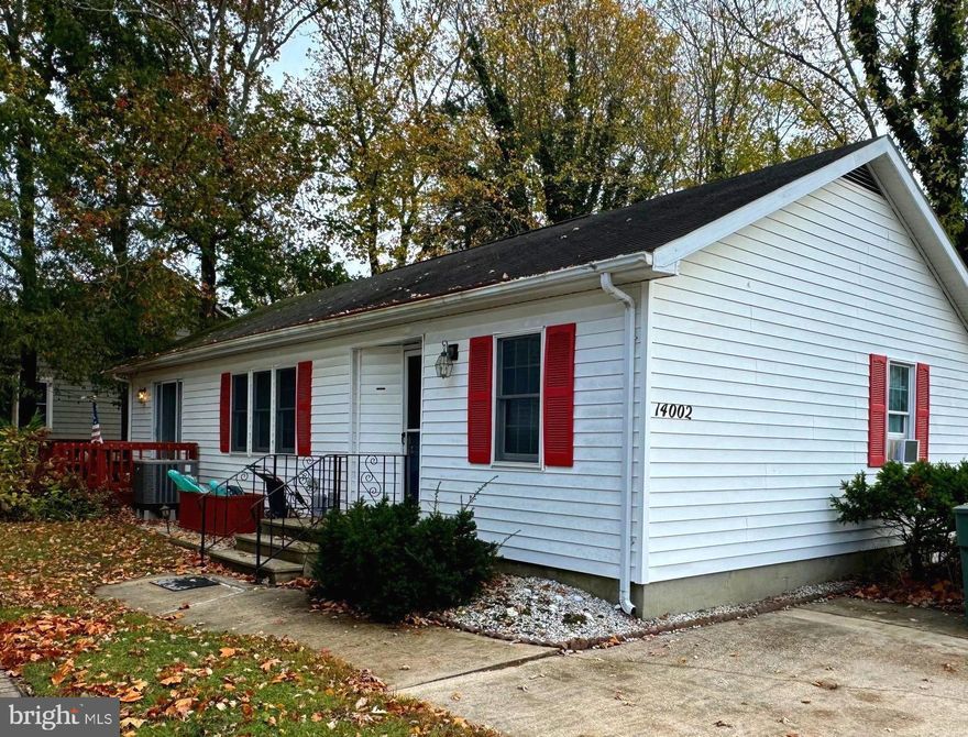 🏡 For Rent – 3 Bedroom Single Family Home in Ocean City, MD Yearly Rental .. Will Consider 0ff seasonal  also!!
Welcome to 14002 Sand Dune Rd, Ocean City, MD 21842 – a charming 3 bedroom, 2 bath single family home located in a prime spot just steps from the beach, restaurants, and local attractions.
This home features:
Spacious floor plan with 3 bedrooms & 2 full baths
A large deck, perfect for entertaining or relaxing outdoors
Close proximity to the beach, dining, and shopping
Tenant responsible for utilities and yard upkeep.
📍 Conveniently located in a quiet neighborhood, while still being close to everything Ocean City has to offer.
No Smoking & No Pets