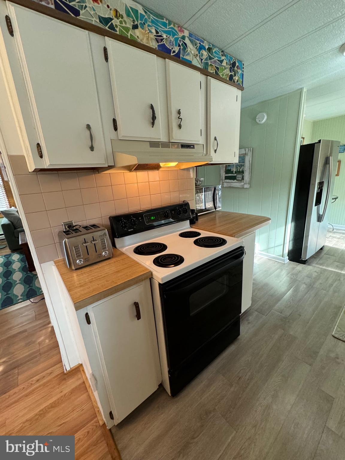 CAINE WOODS - Residential Lease