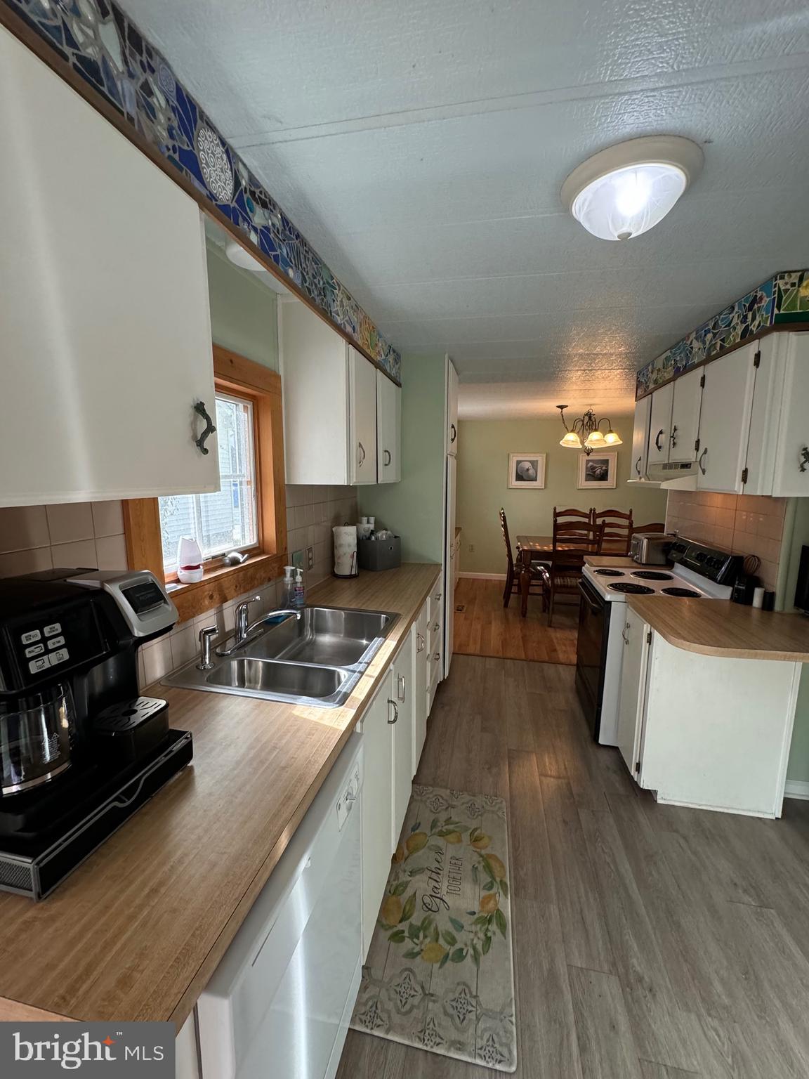 CAINE WOODS - Residential Lease